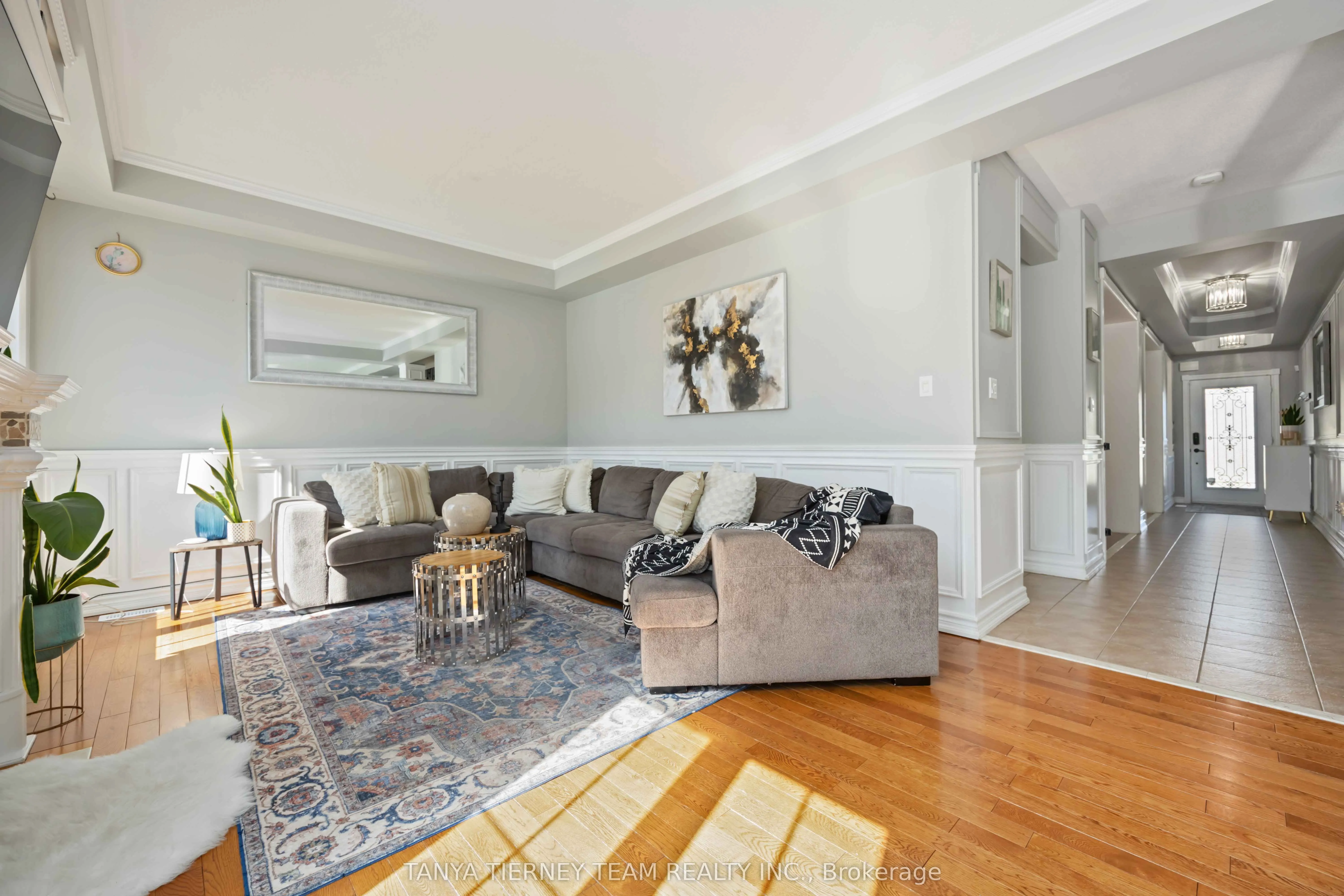 161 Carnwith Drive W