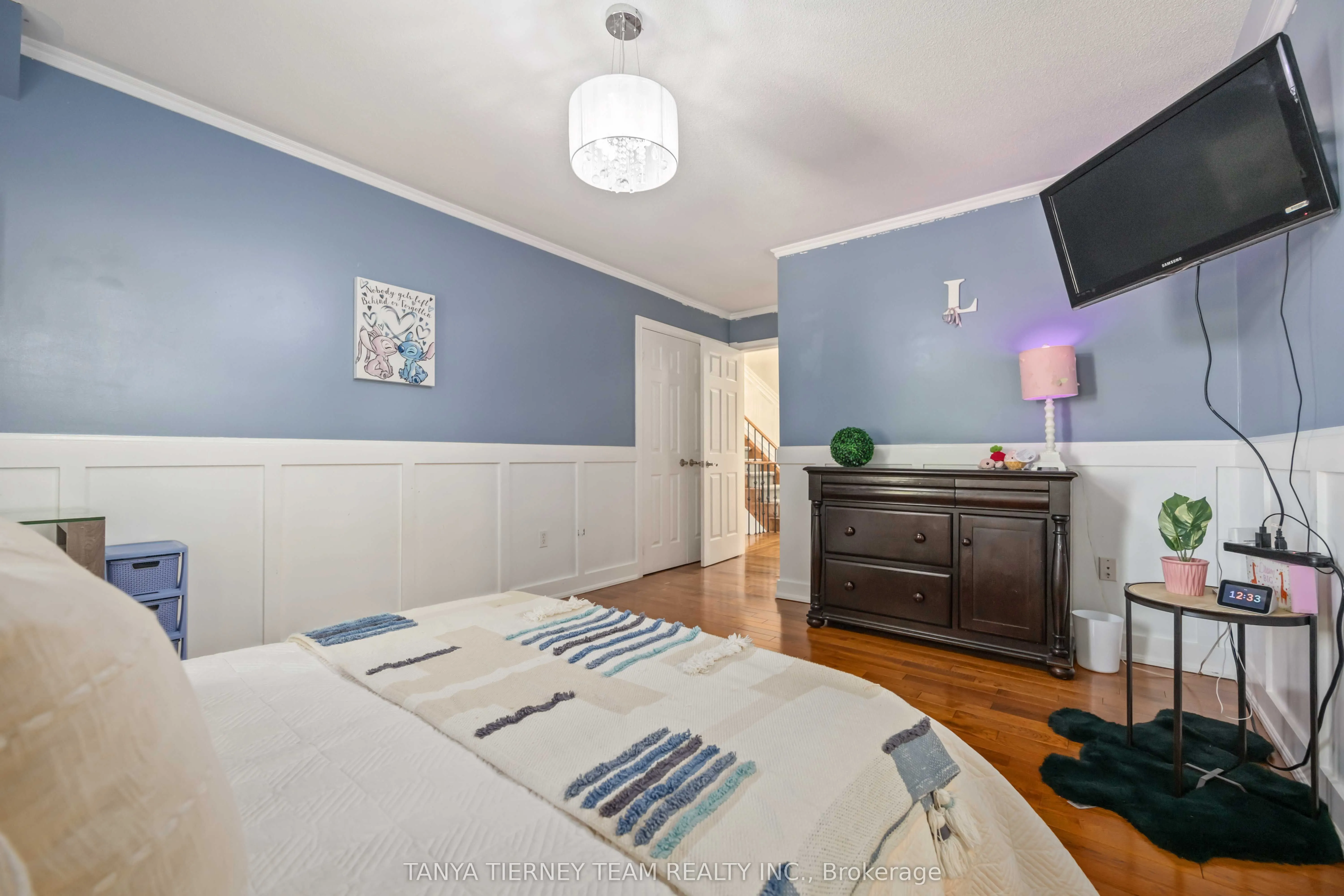 161 Carnwith Drive W