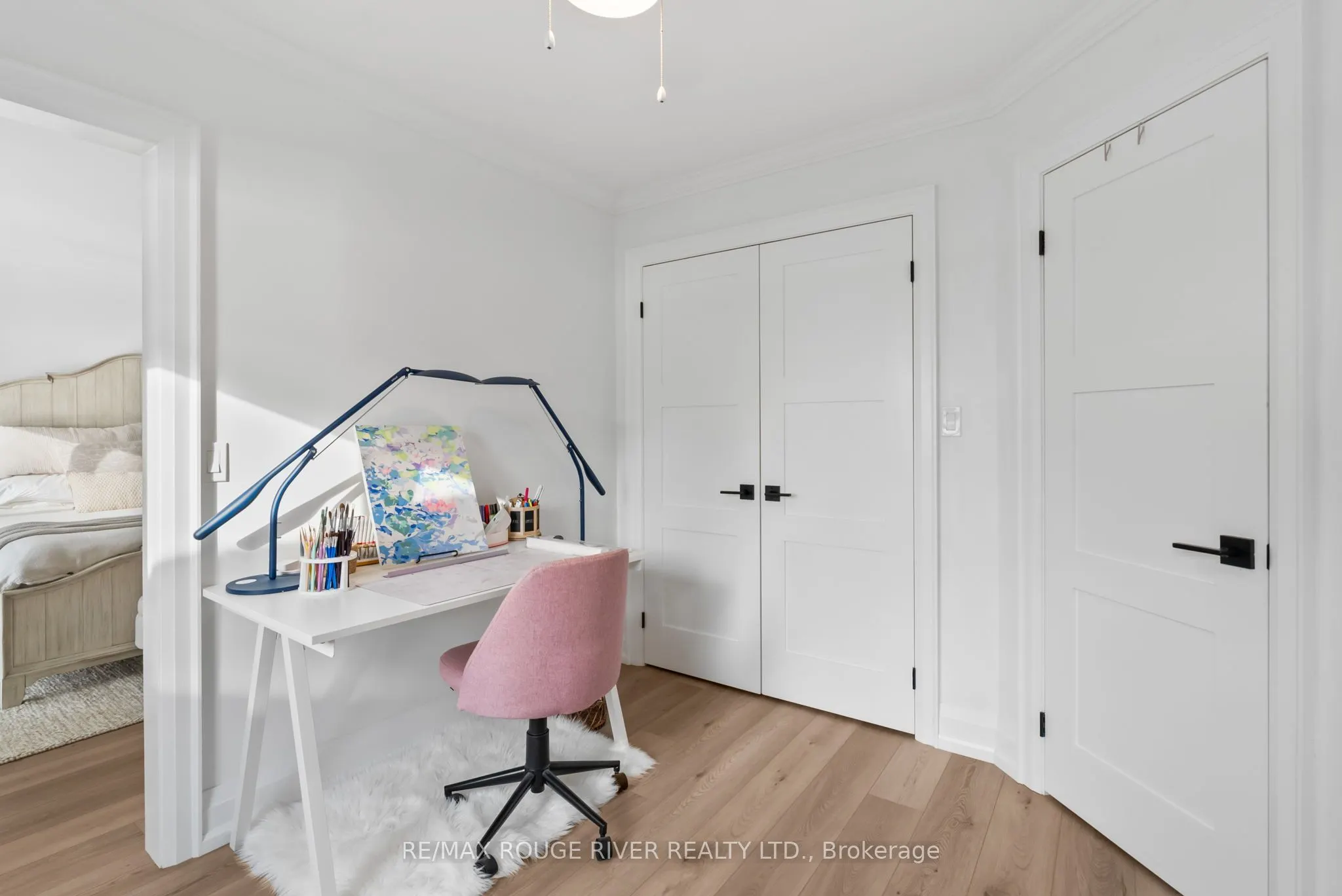 6 Ambleside Drive