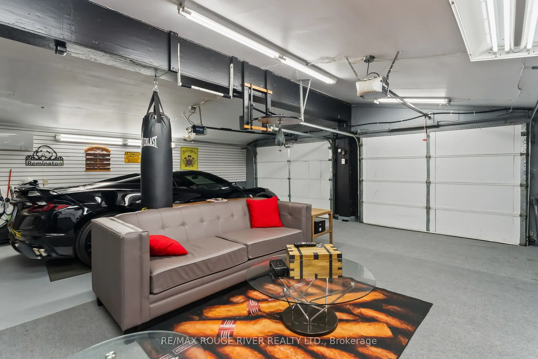 6 Ambleside Drive