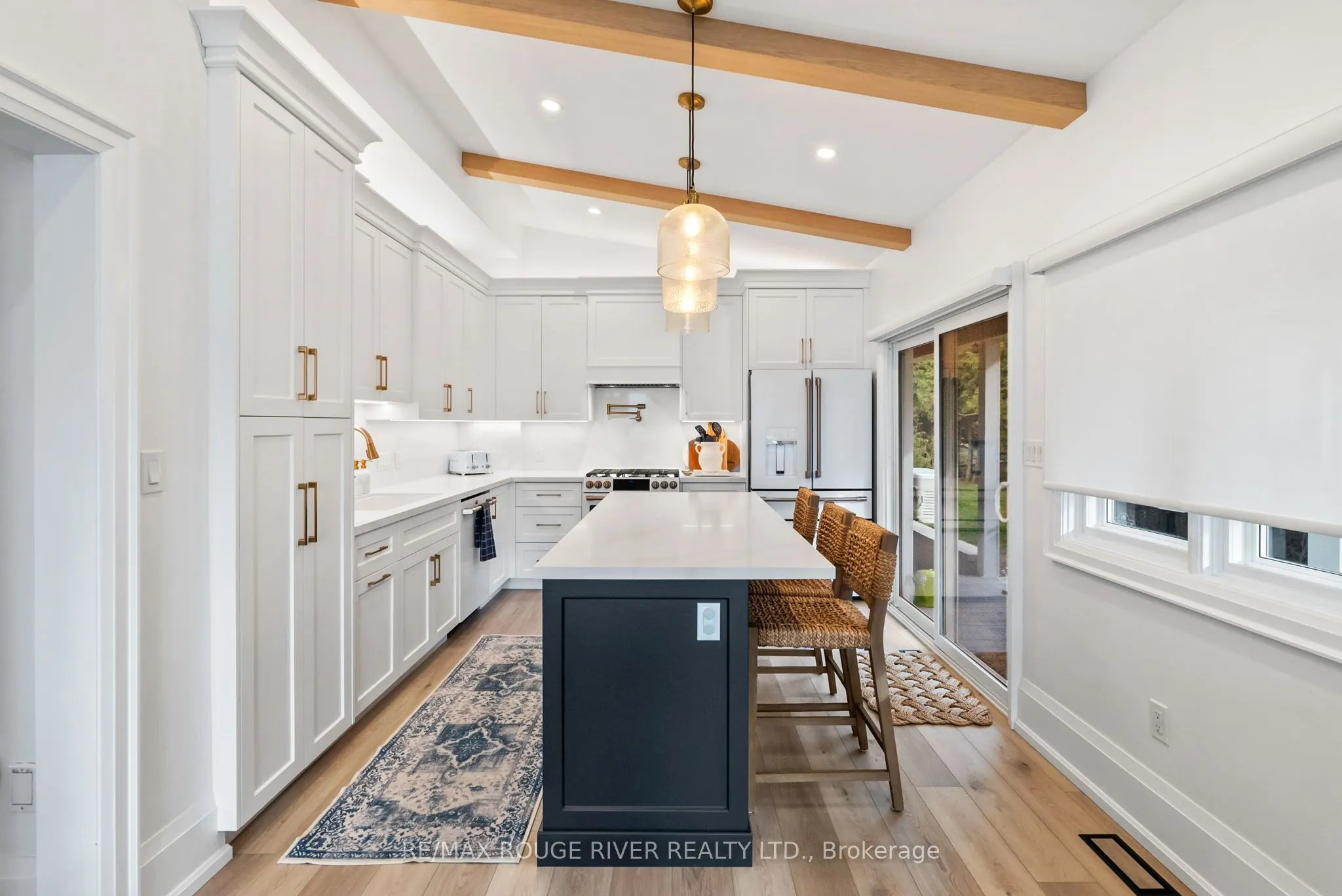 6 Ambleside Drive