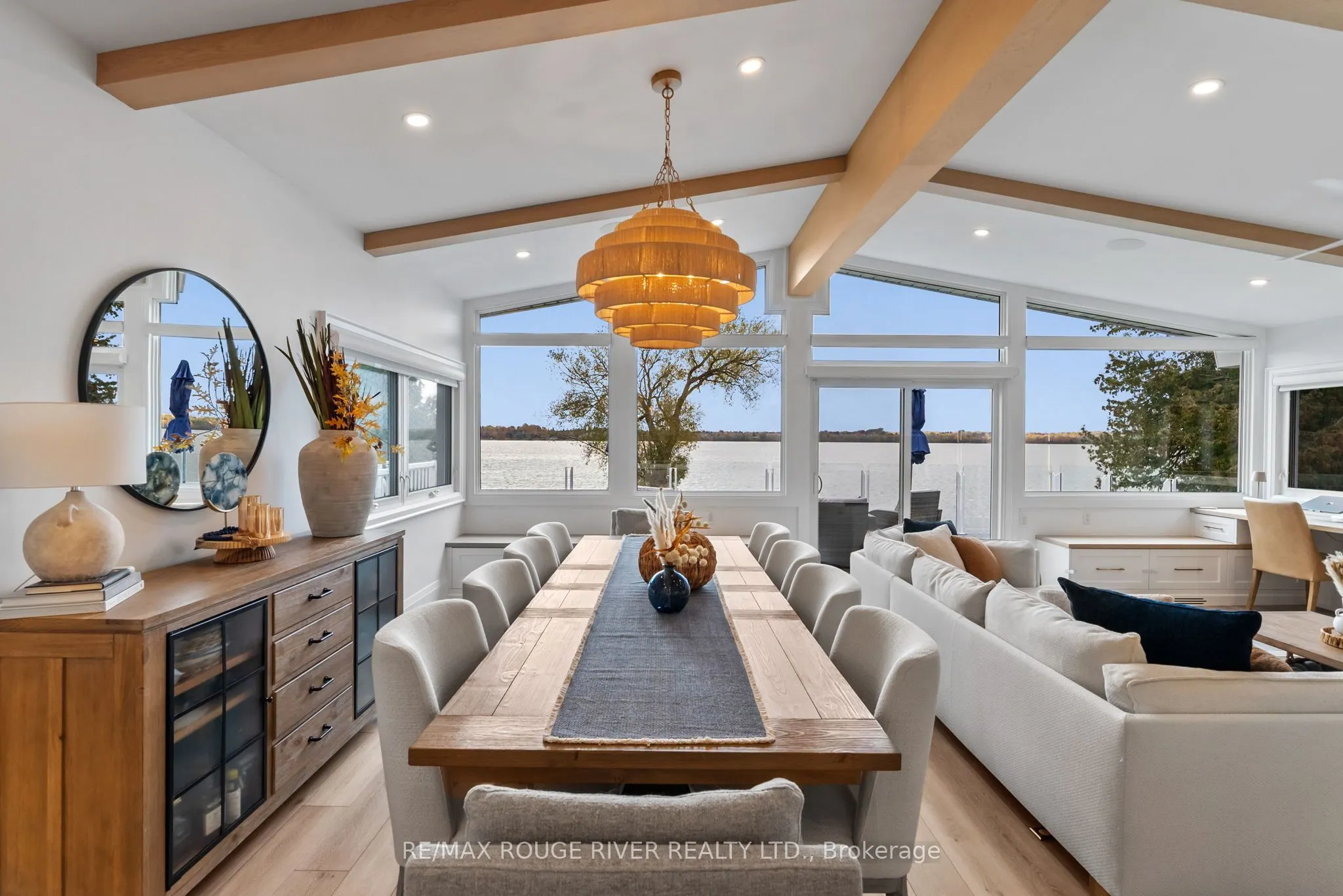 6 Ambleside Drive