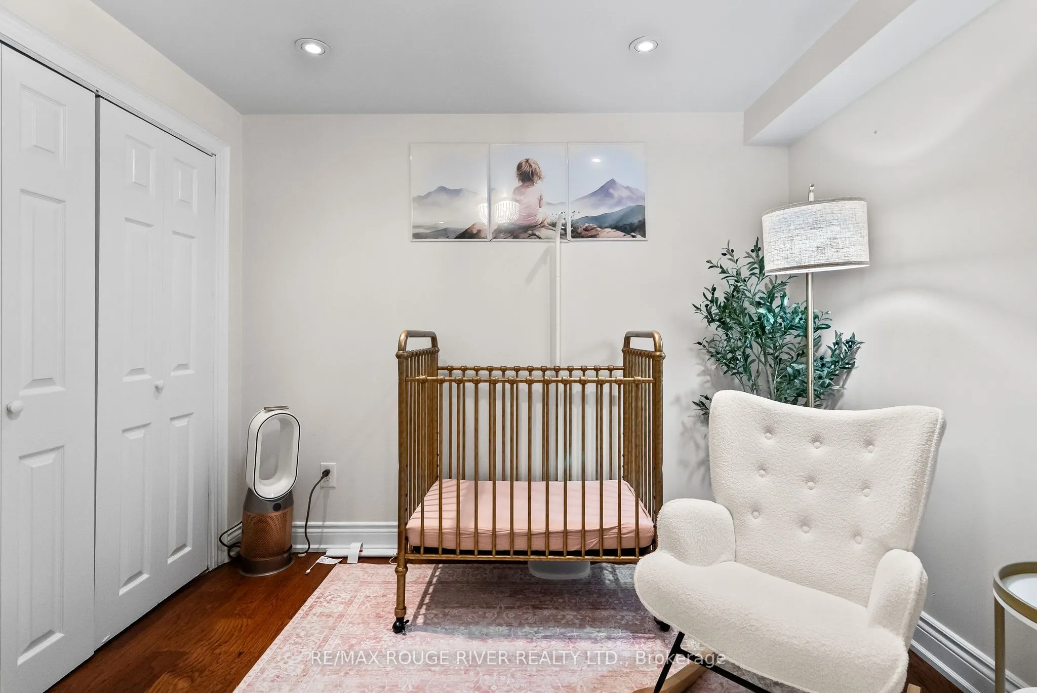 6 Ambleside Drive