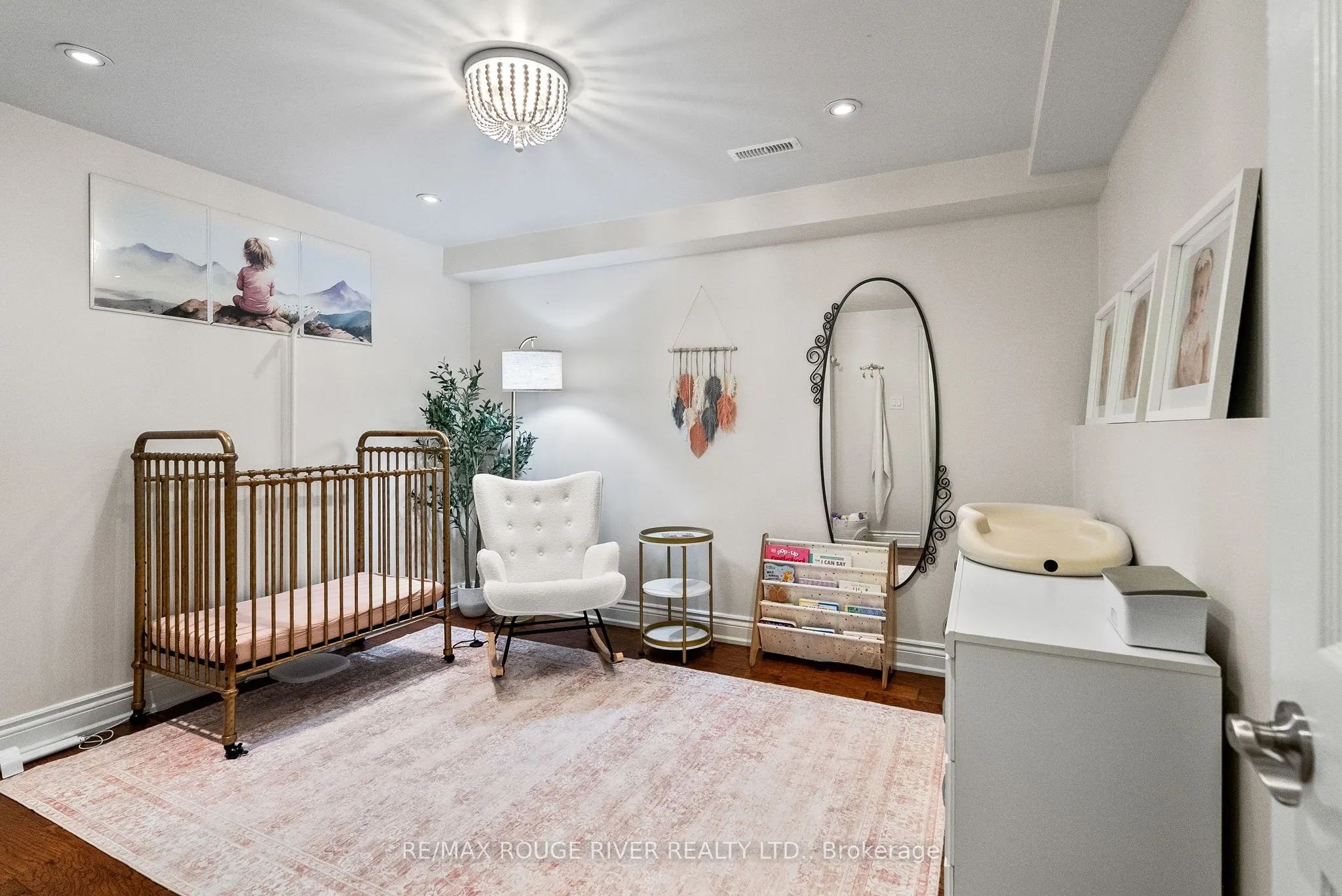 6 Ambleside Drive