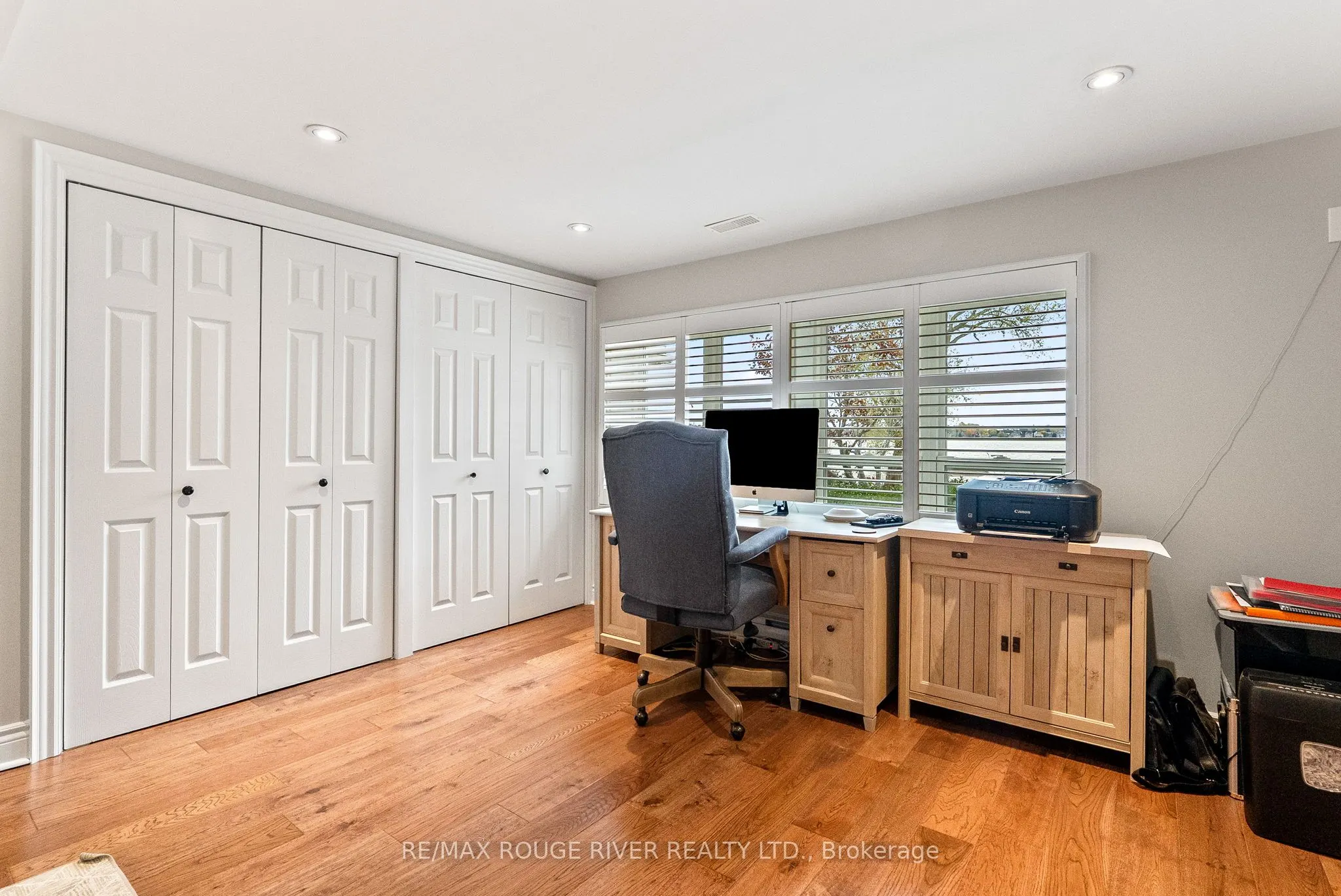 6 Ambleside Drive