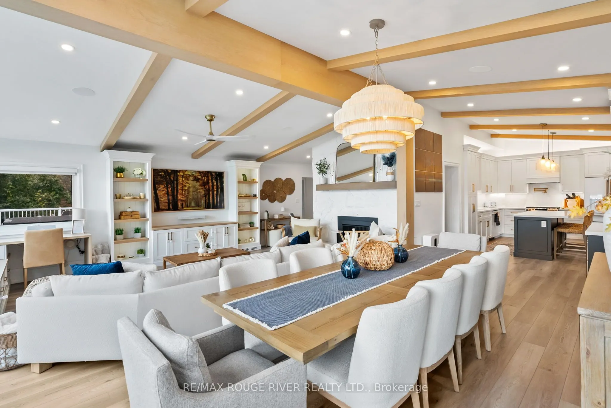6 Ambleside Drive