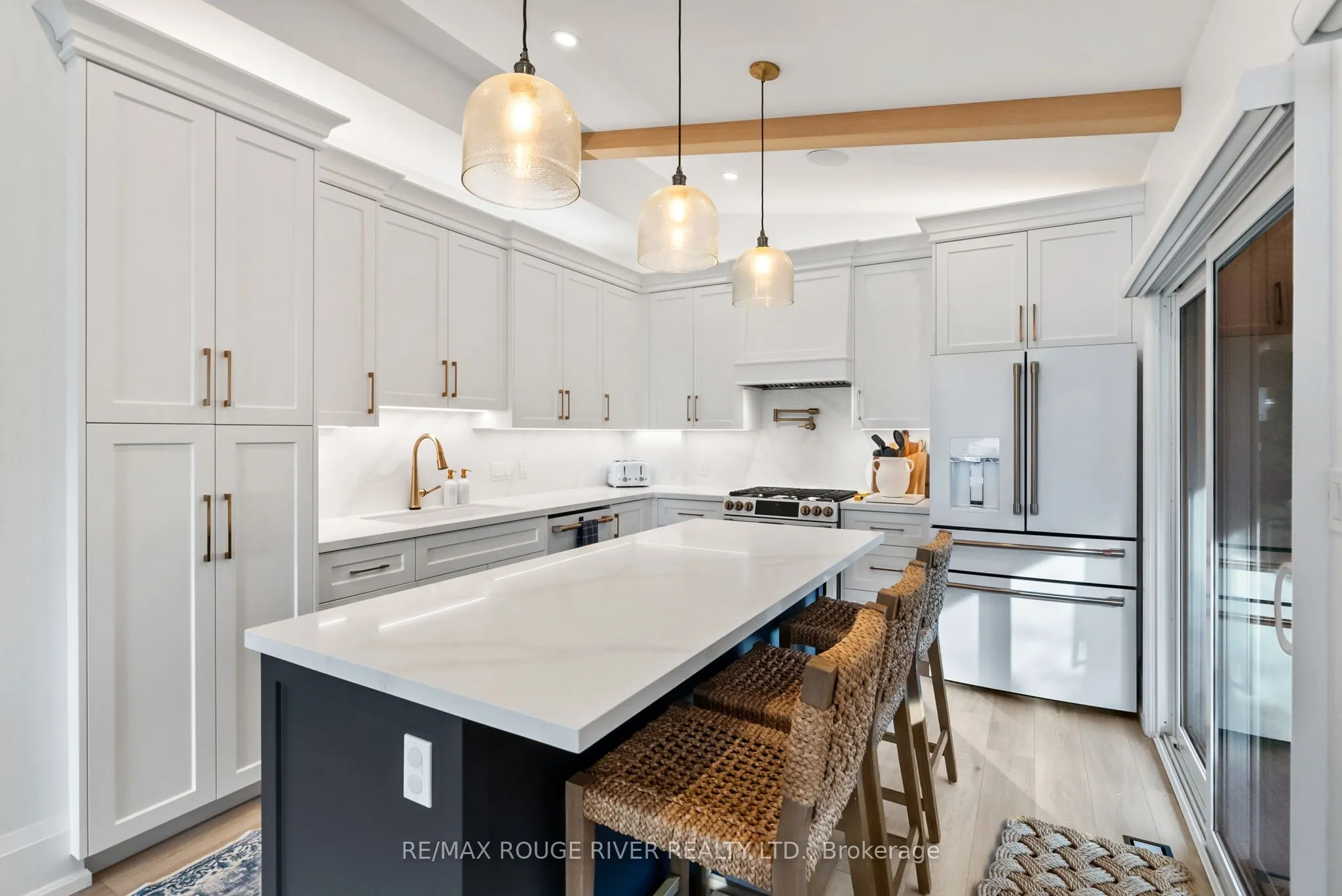 6 Ambleside Drive