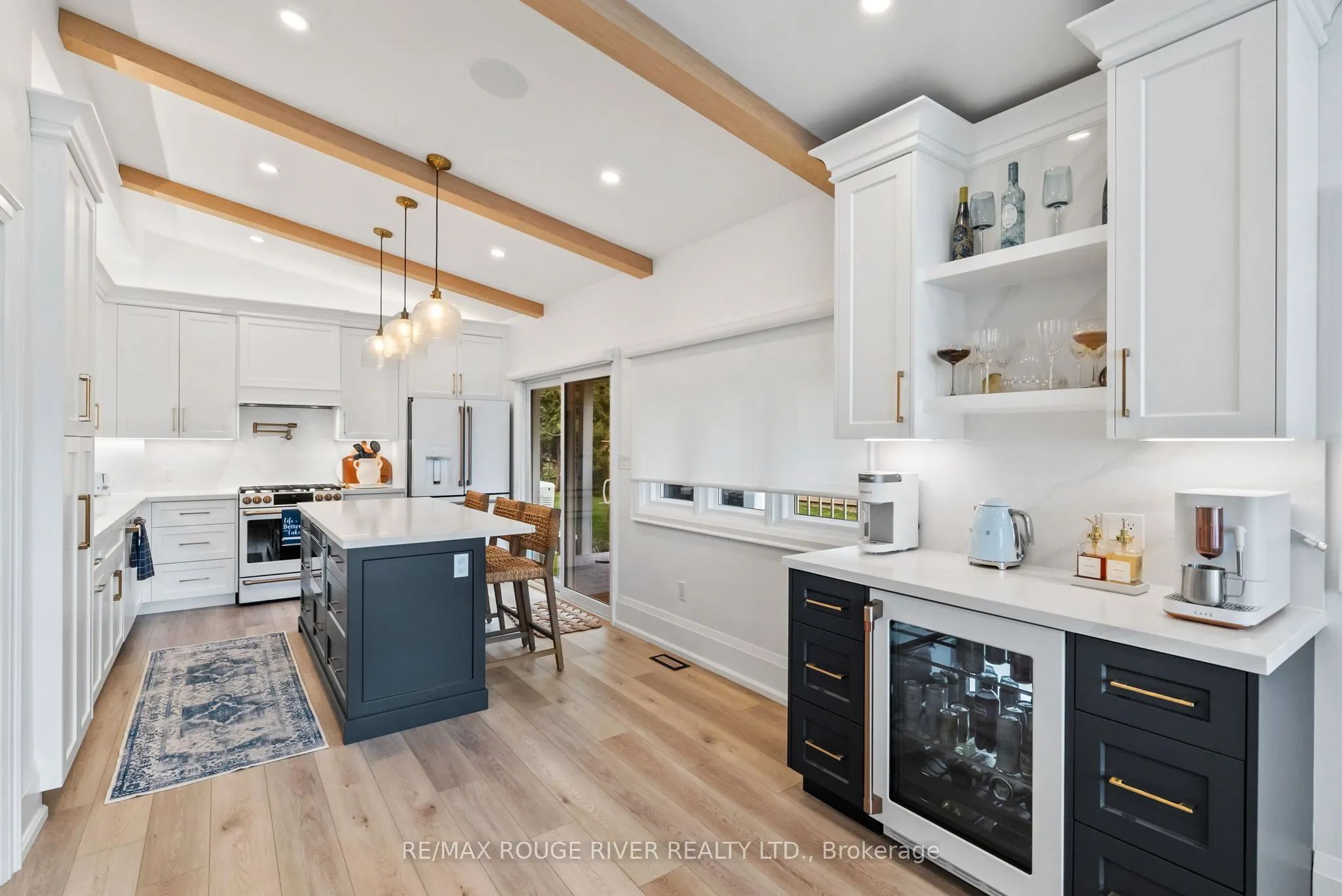 6 Ambleside Drive