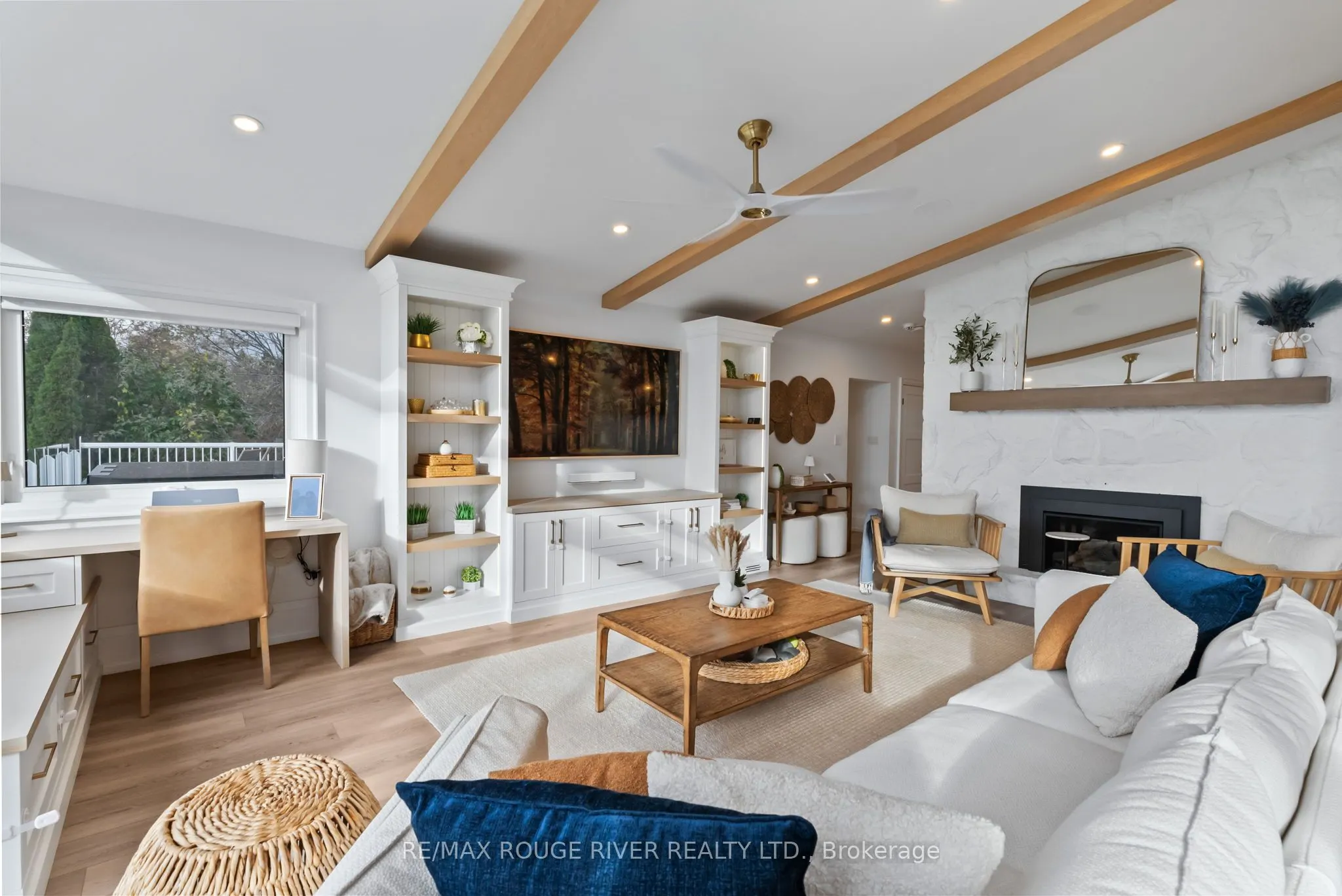 6 Ambleside Drive