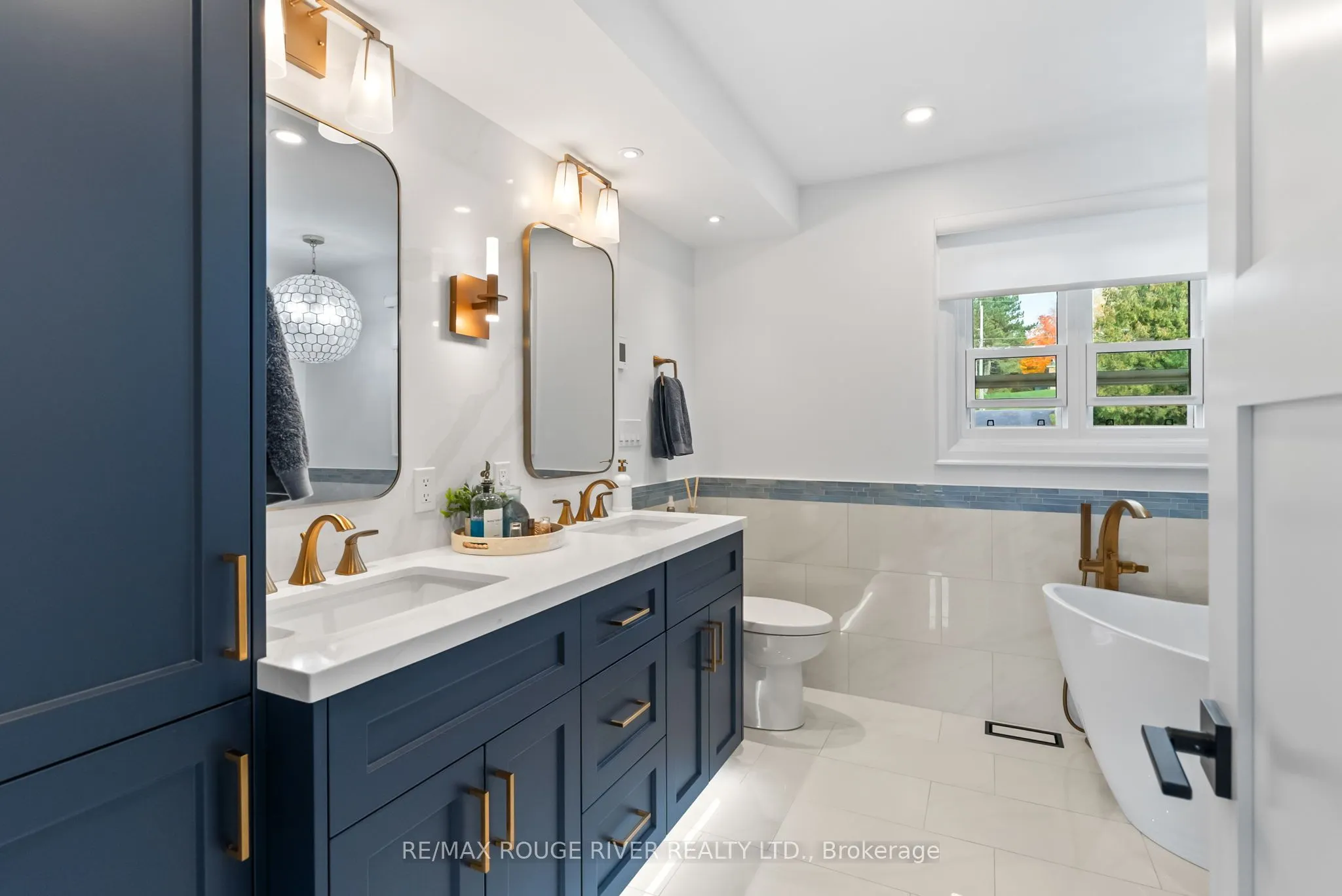 6 Ambleside Drive