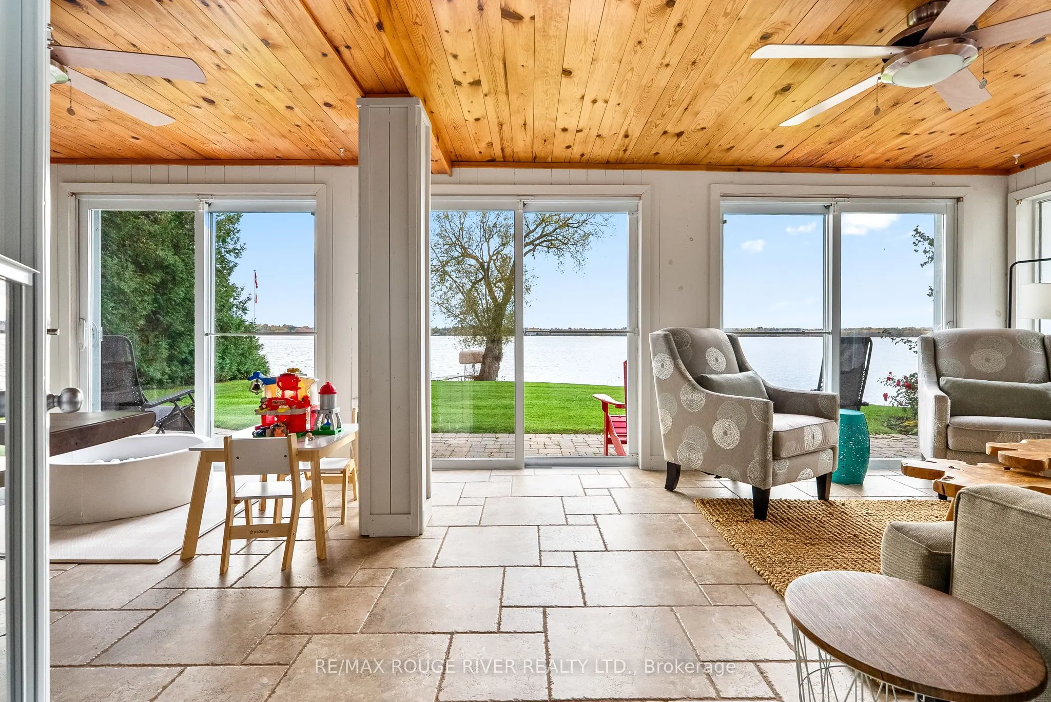 6 Ambleside Drive