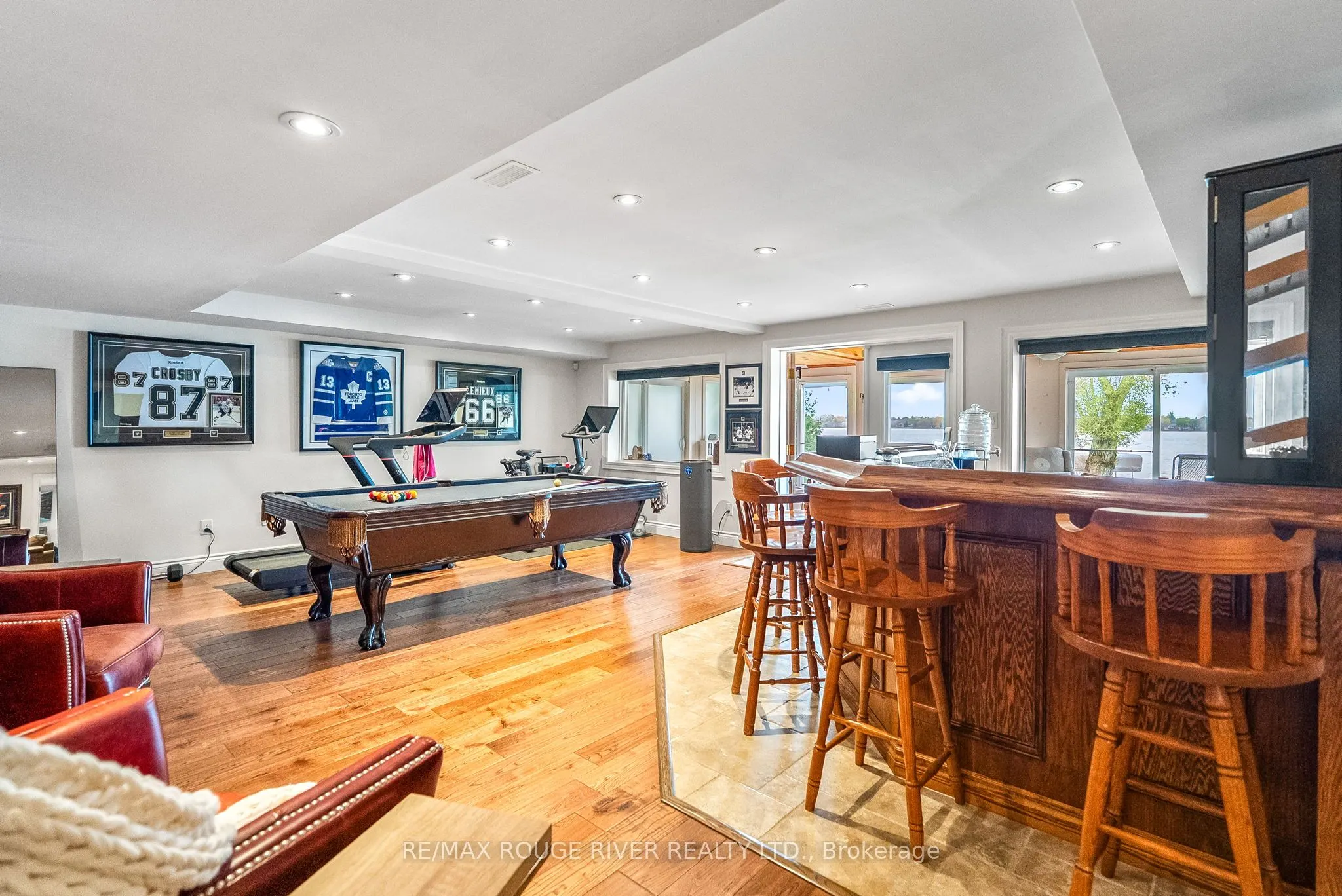 6 Ambleside Drive