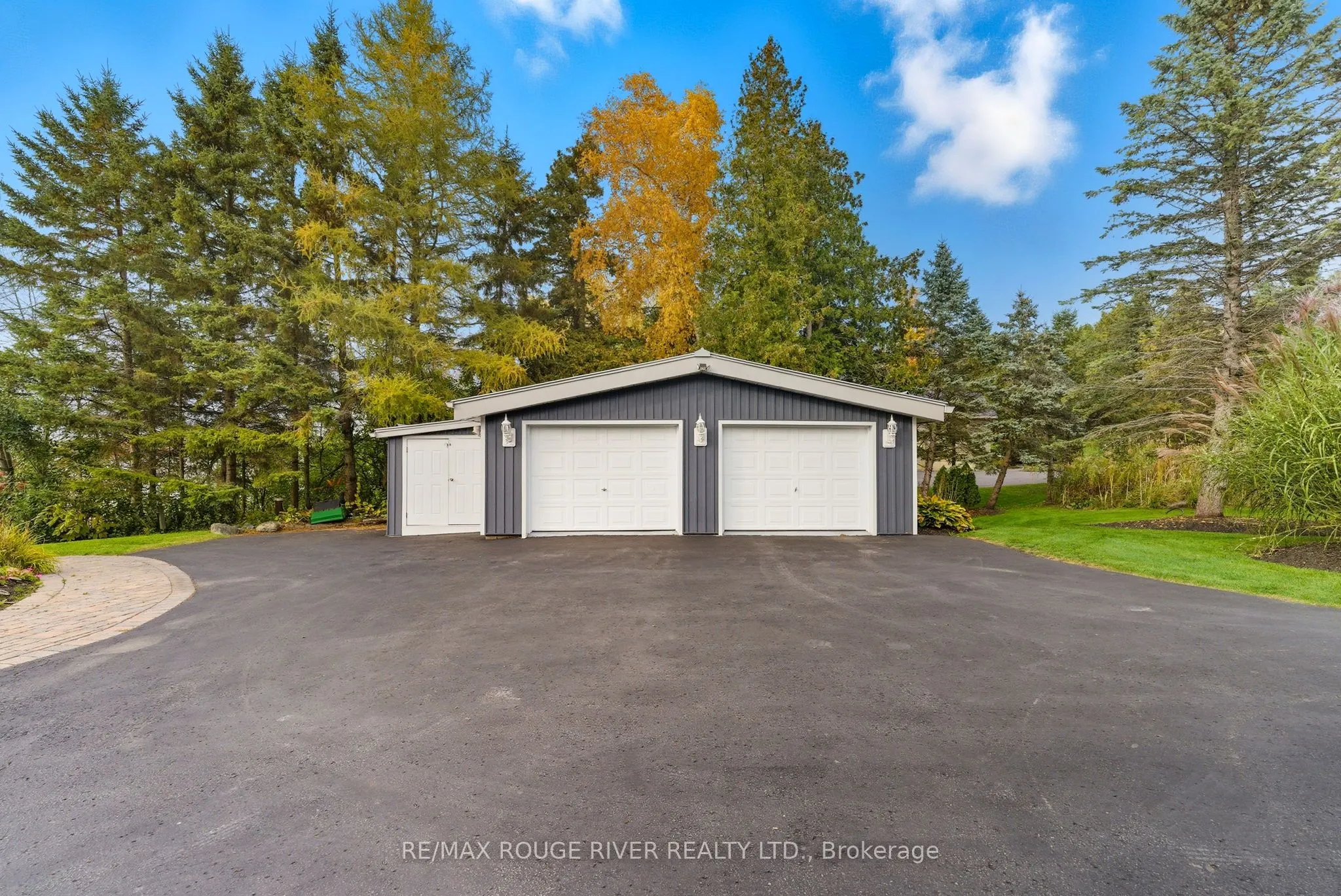 6 Ambleside Drive
