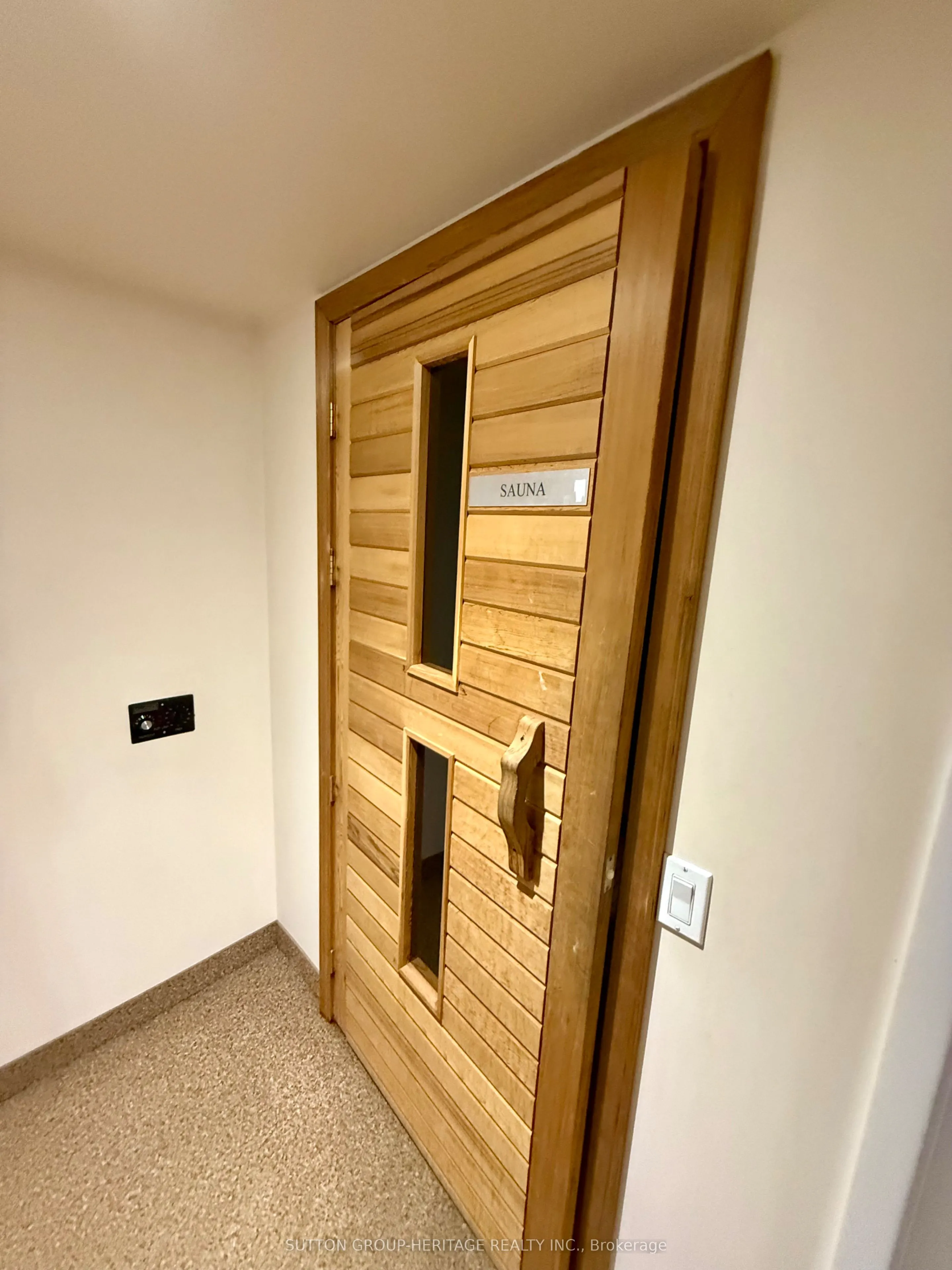 44 Bond Street W, #902