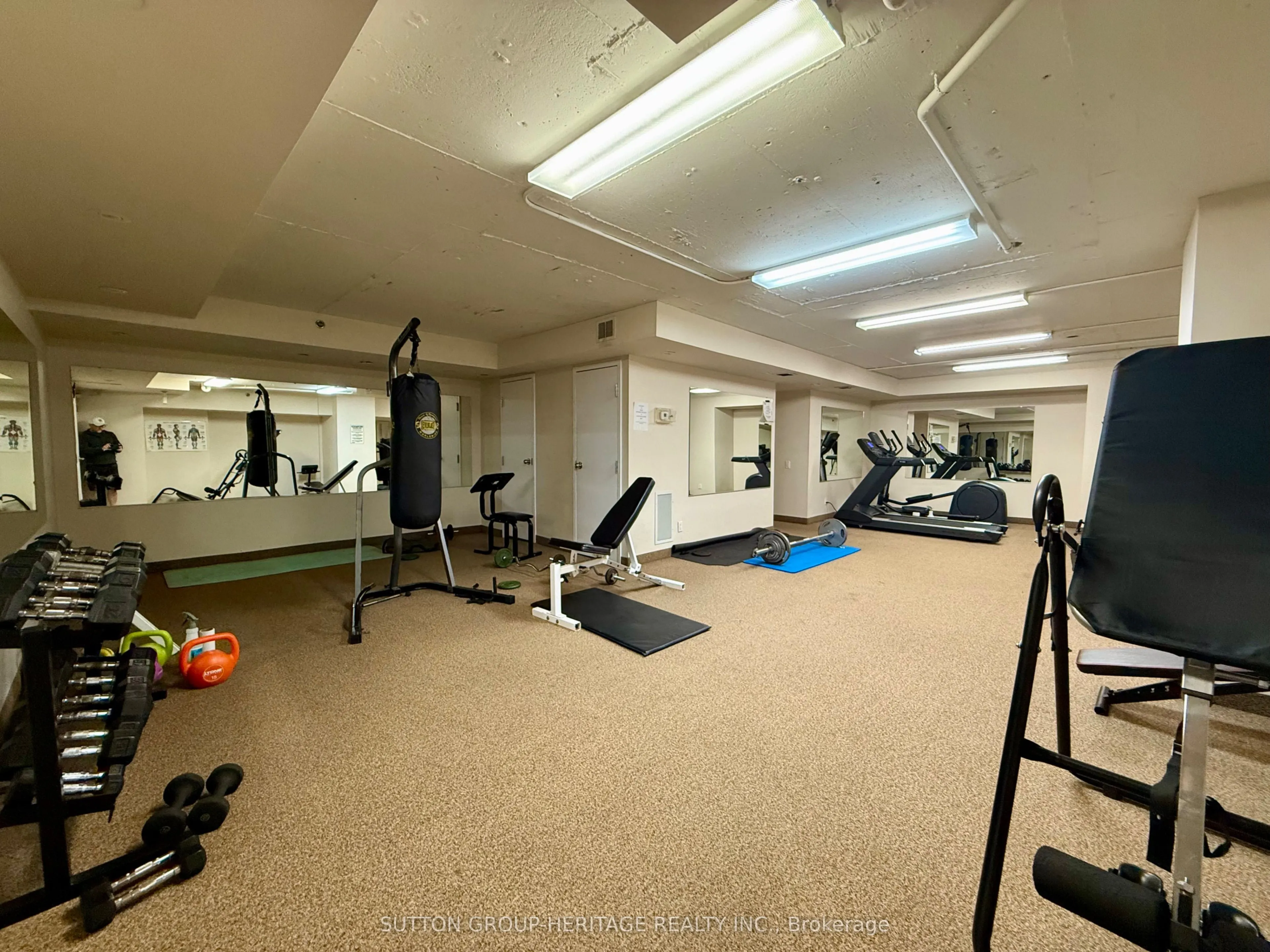 44 Bond Street W, #902