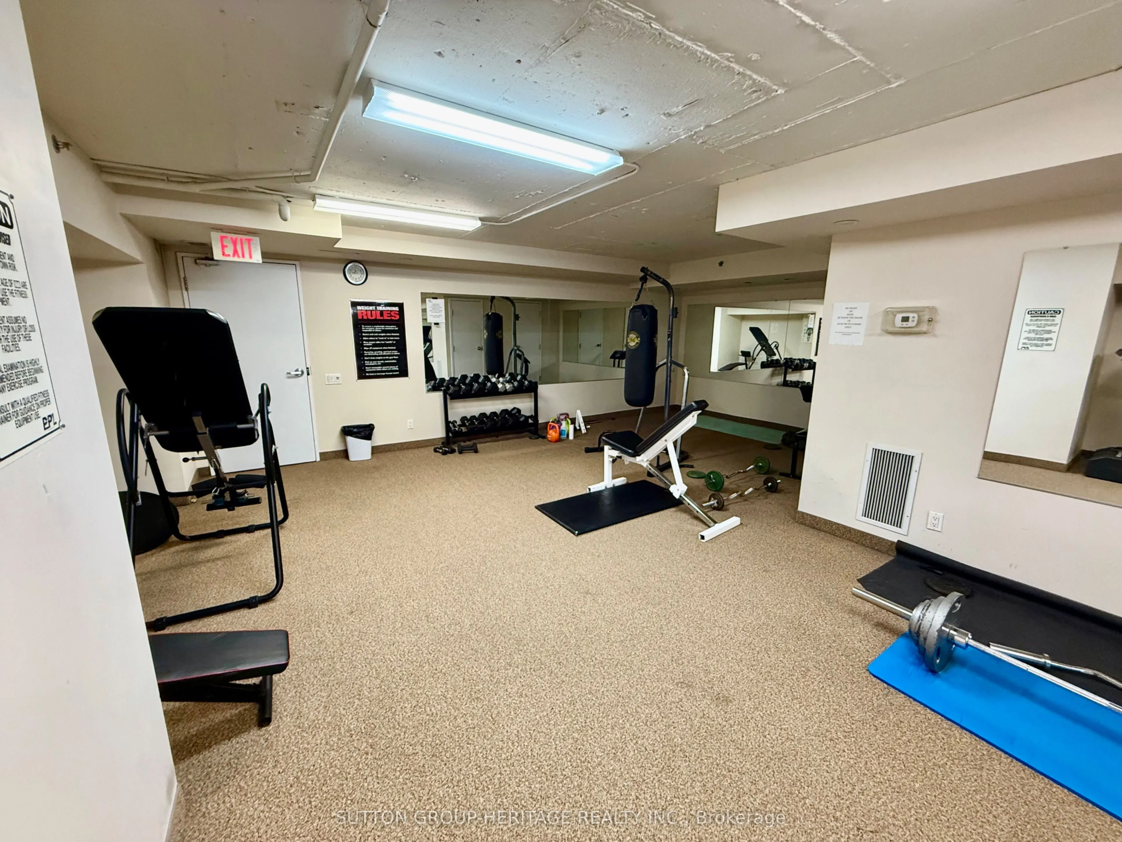 44 Bond Street W, #902