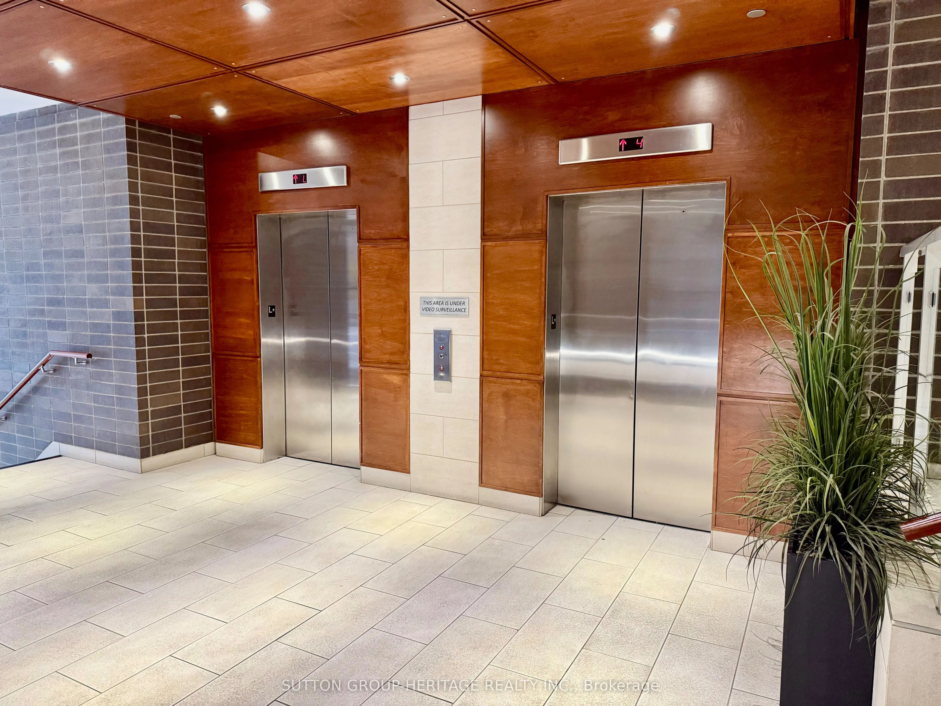 44 Bond Street W, #902