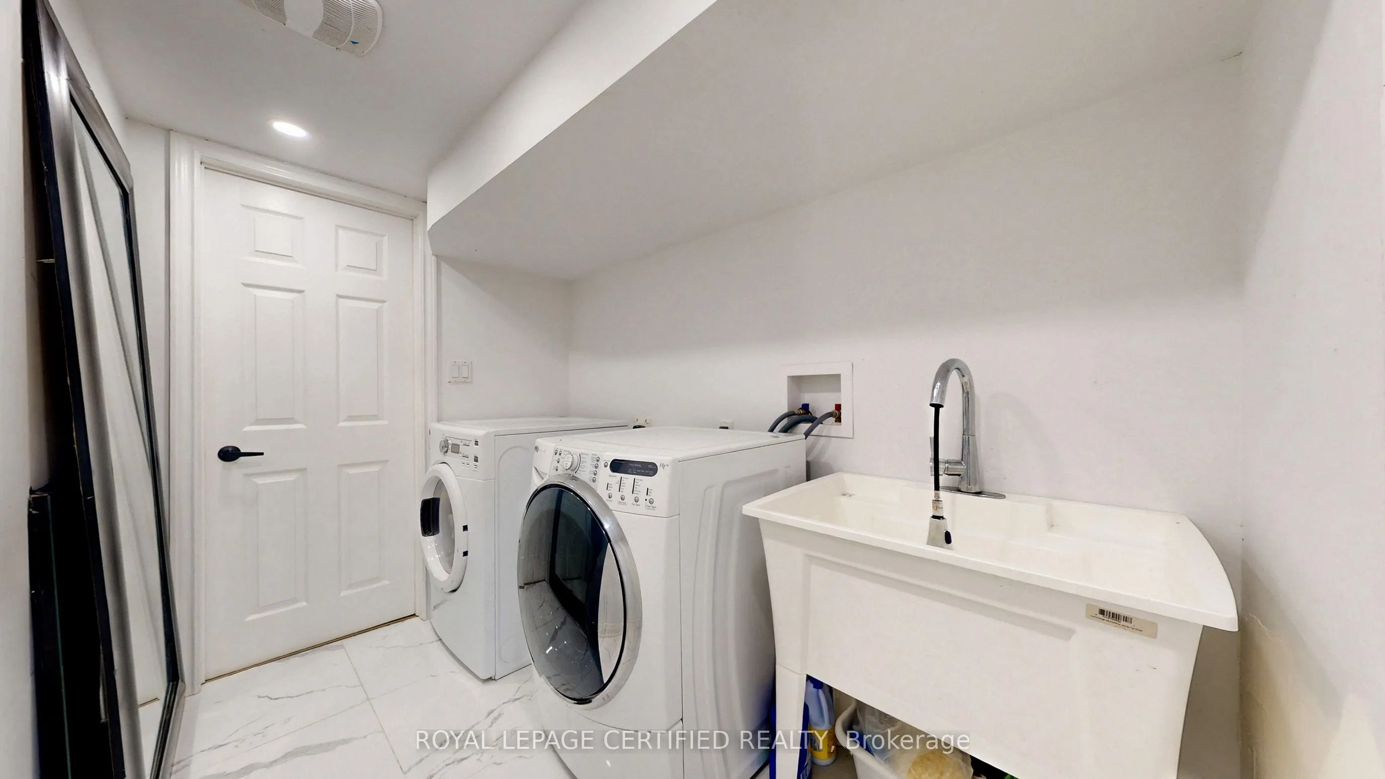 579 Faywood Crescent