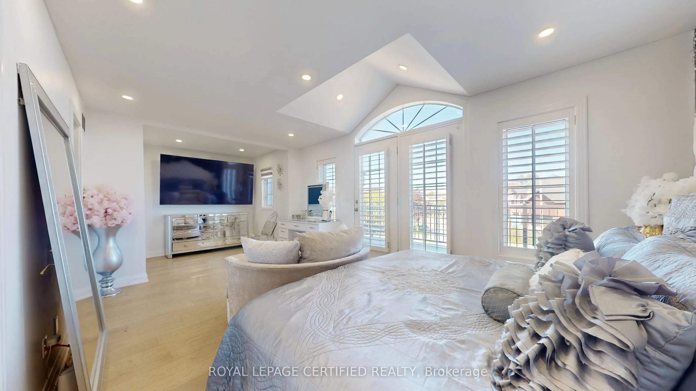 579 Faywood Crescent