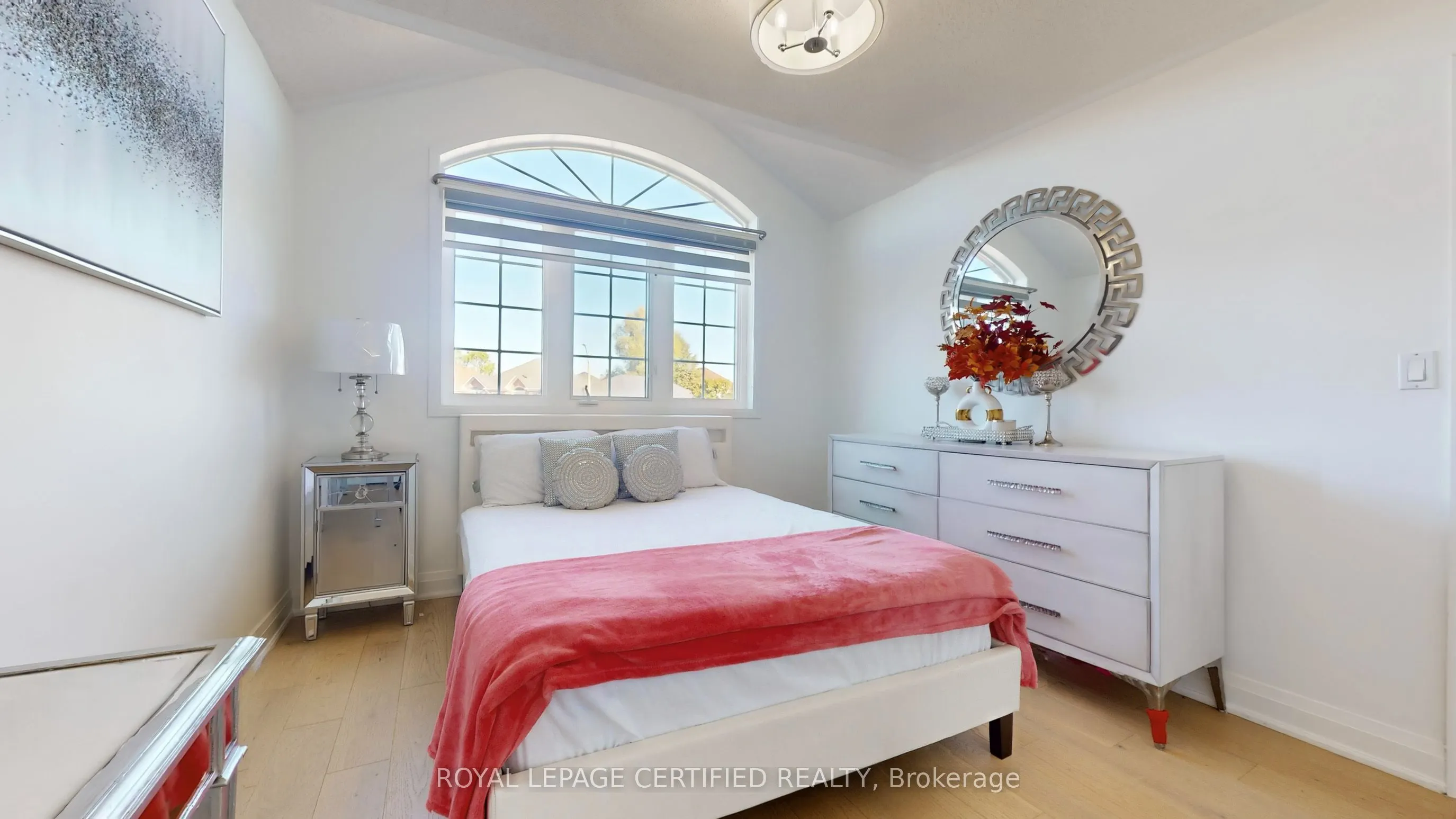 579 Faywood Crescent