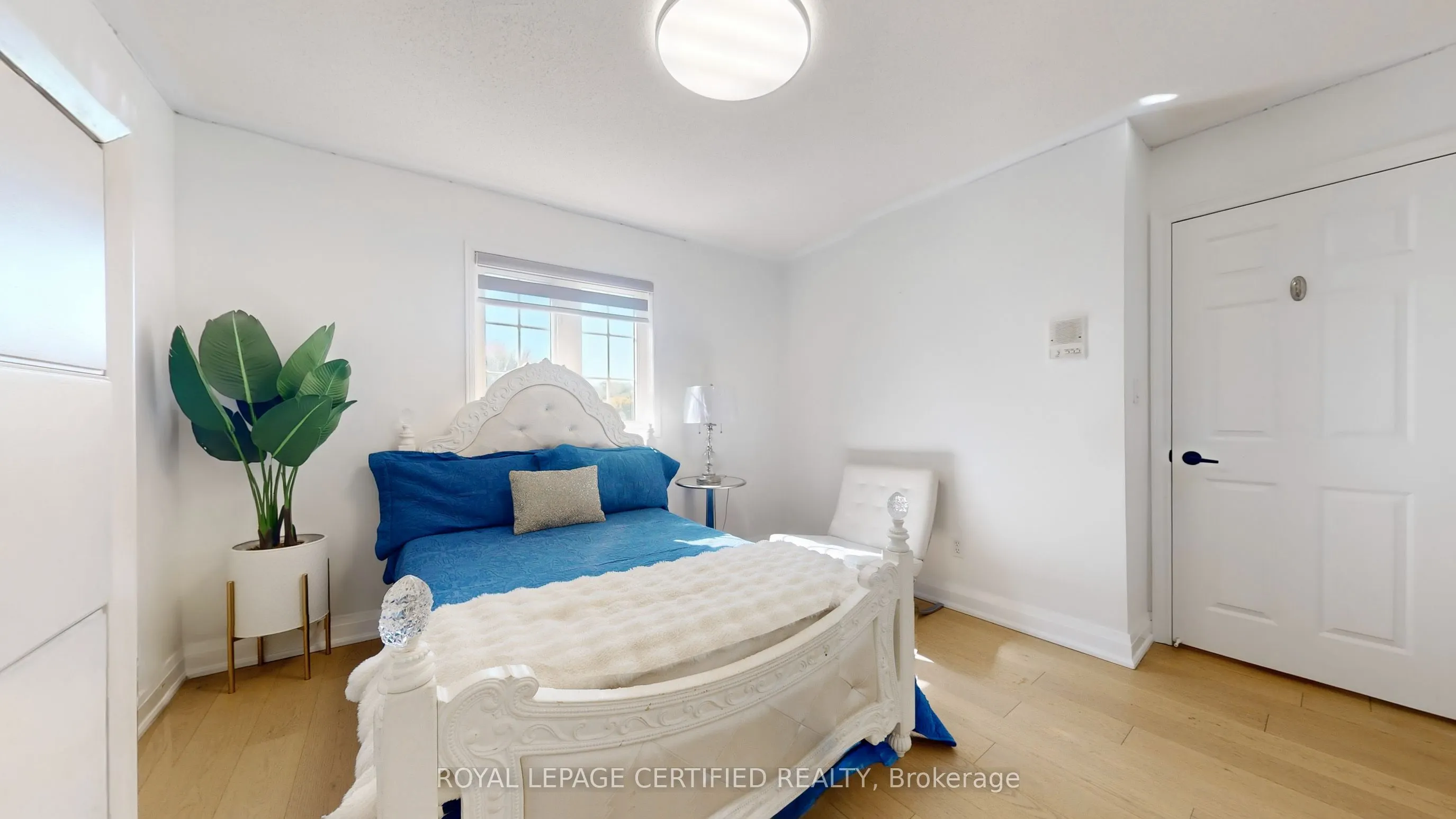 579 Faywood Crescent