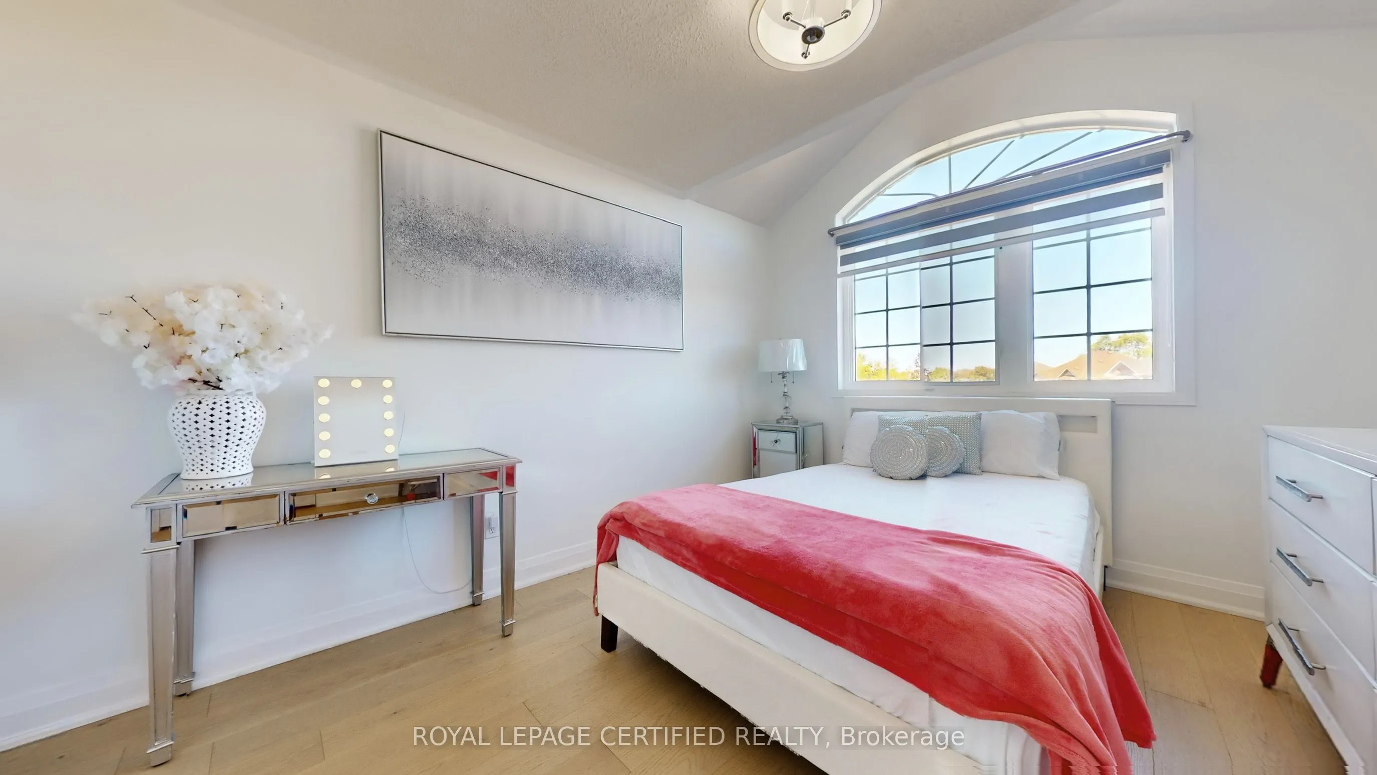 579 Faywood Crescent