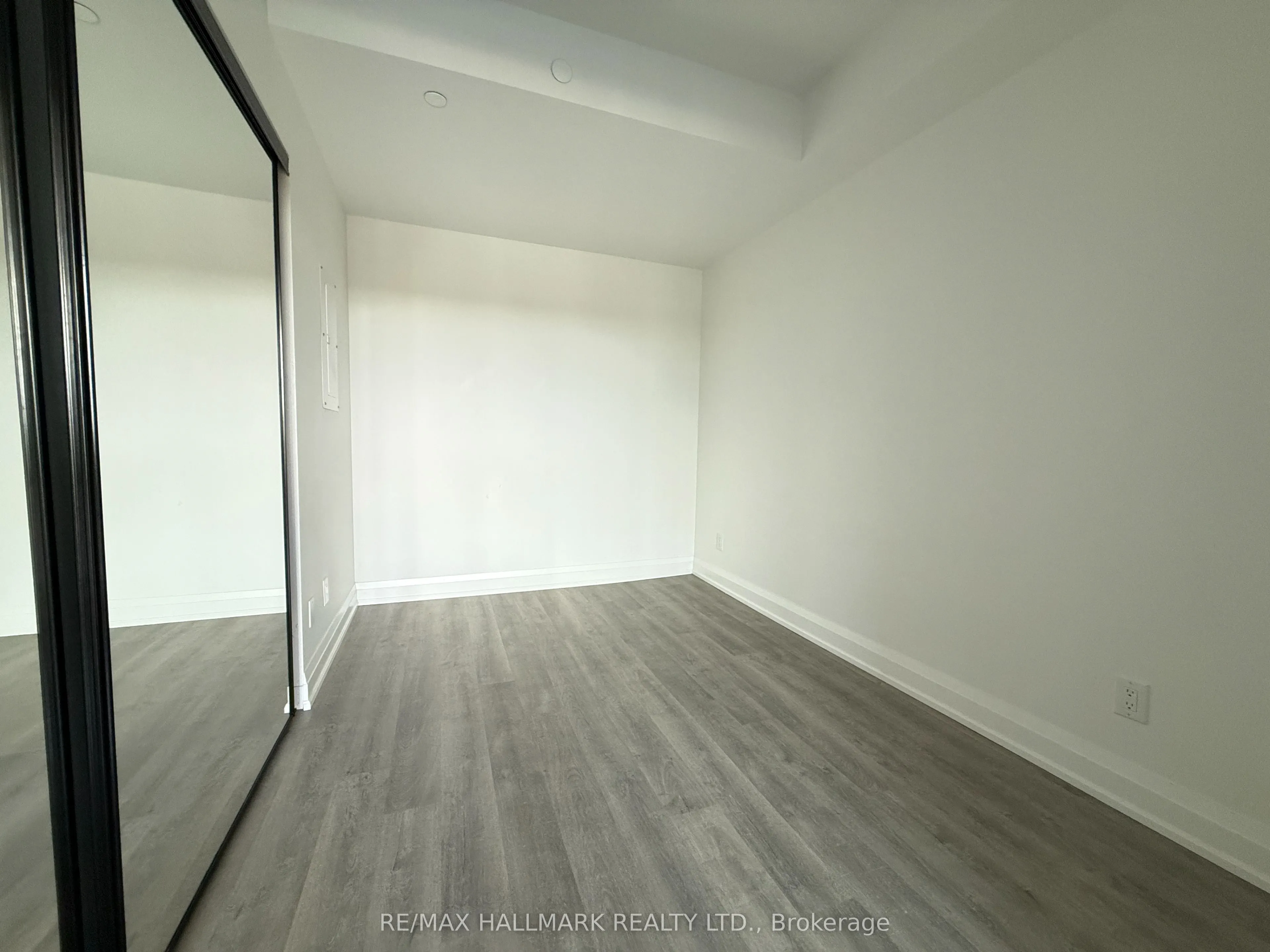 2369 Danforth Avenue, #606