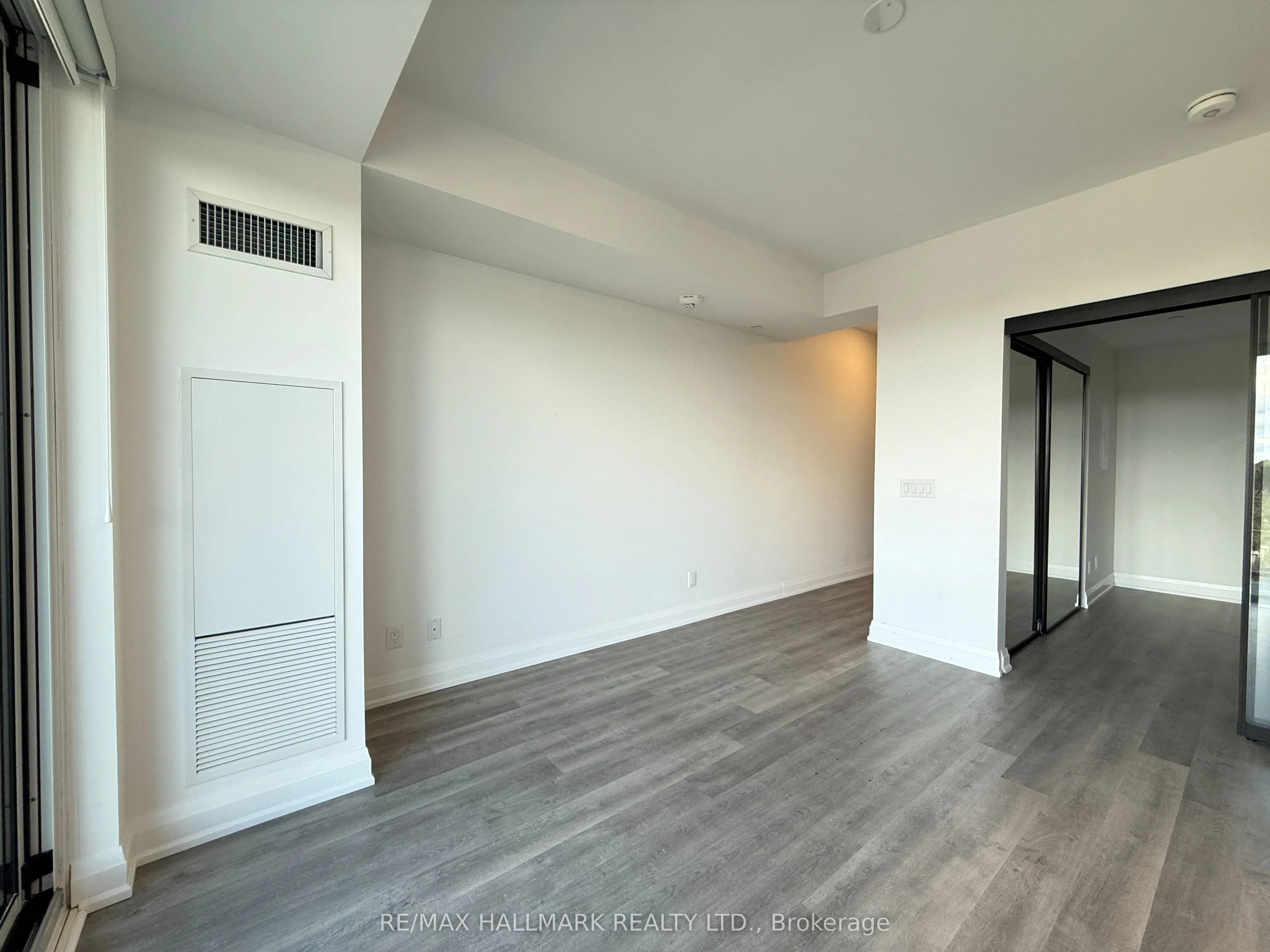 2369 Danforth Avenue, #606
