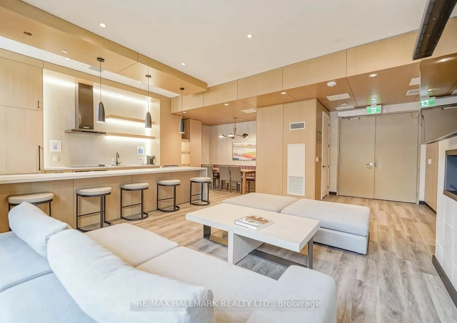 2369 Danforth Avenue, #606