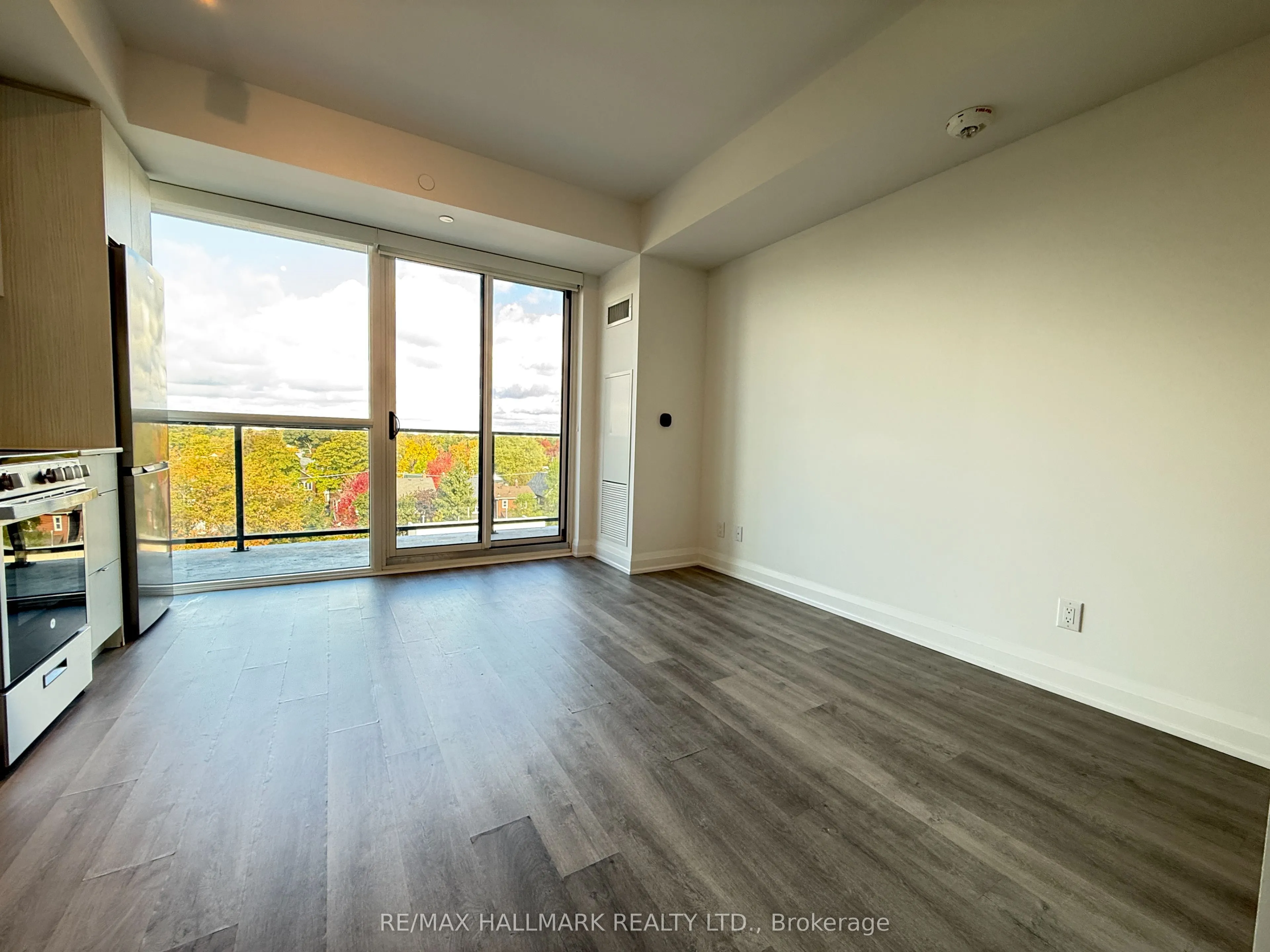 2369 Danforth Avenue, #606