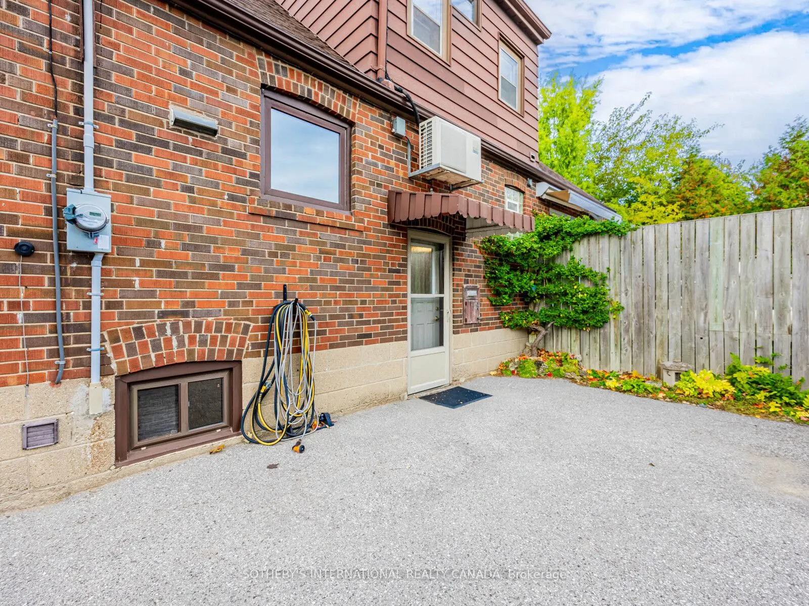 21 Tripp Crescent
