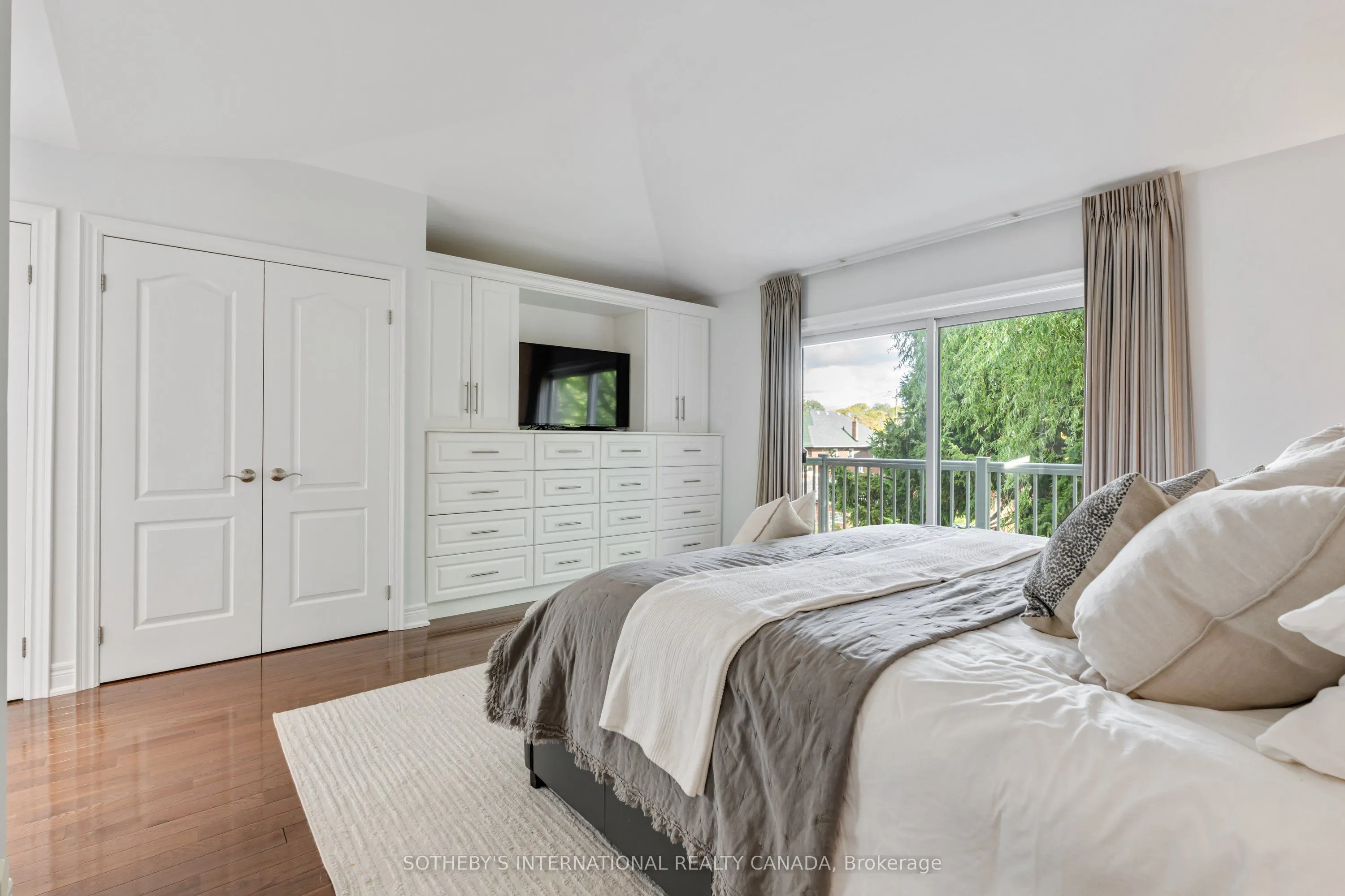 77 Hillside Drive