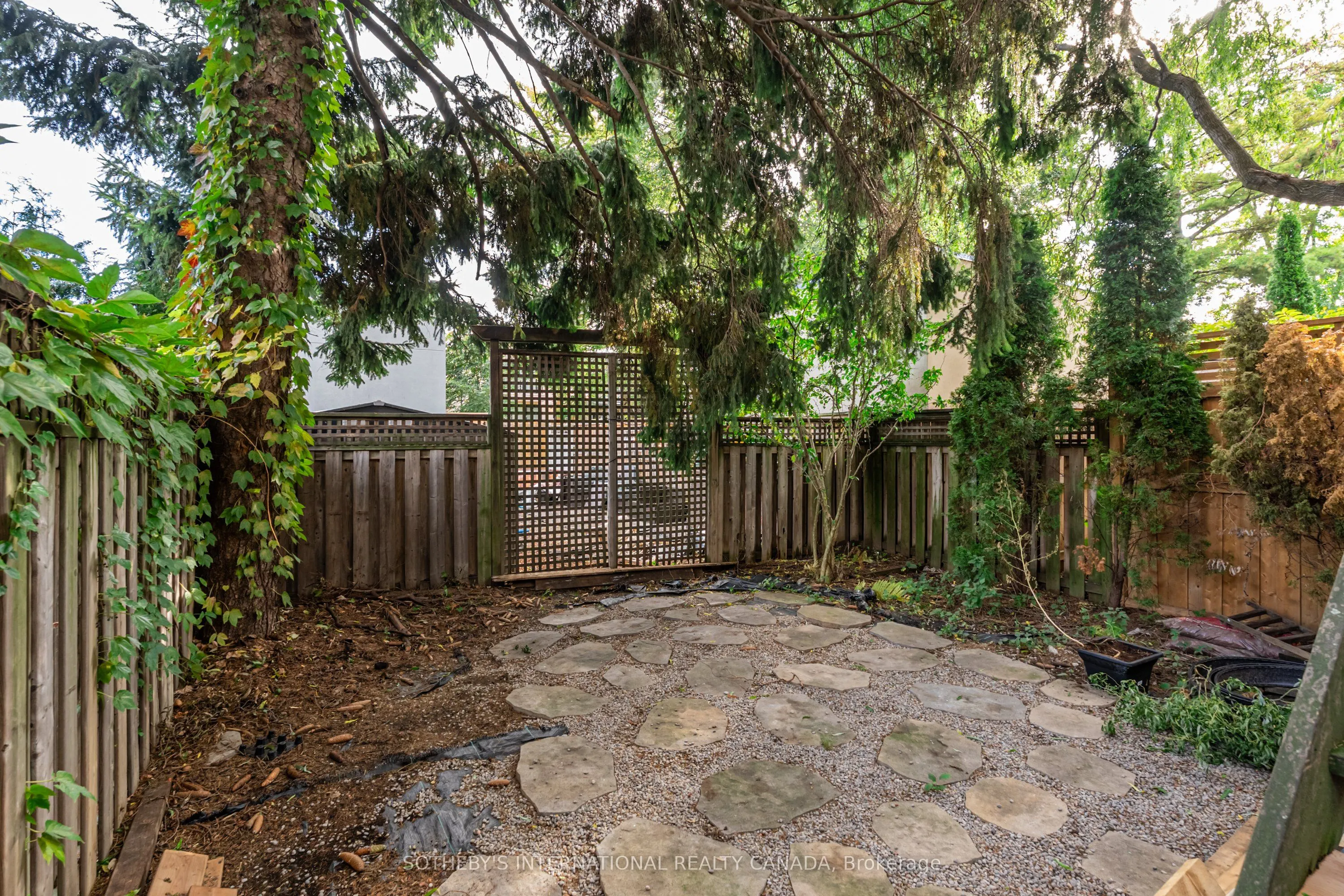 77 Hillside Drive