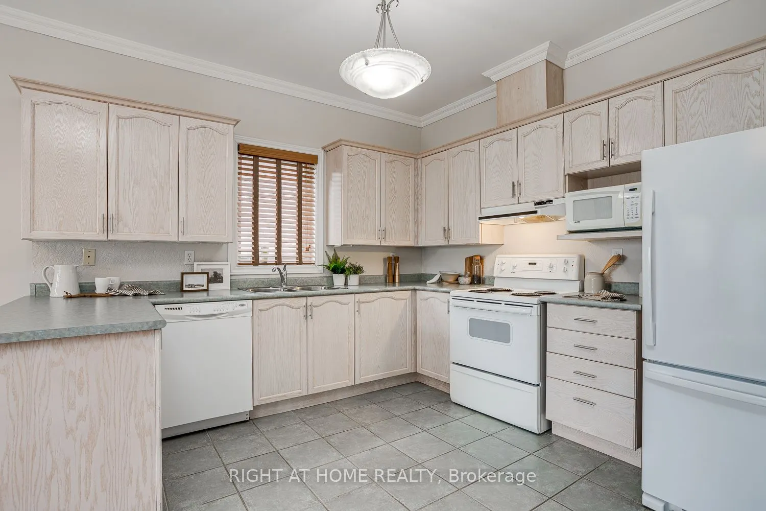 100 Earl Cuddie Boulevard