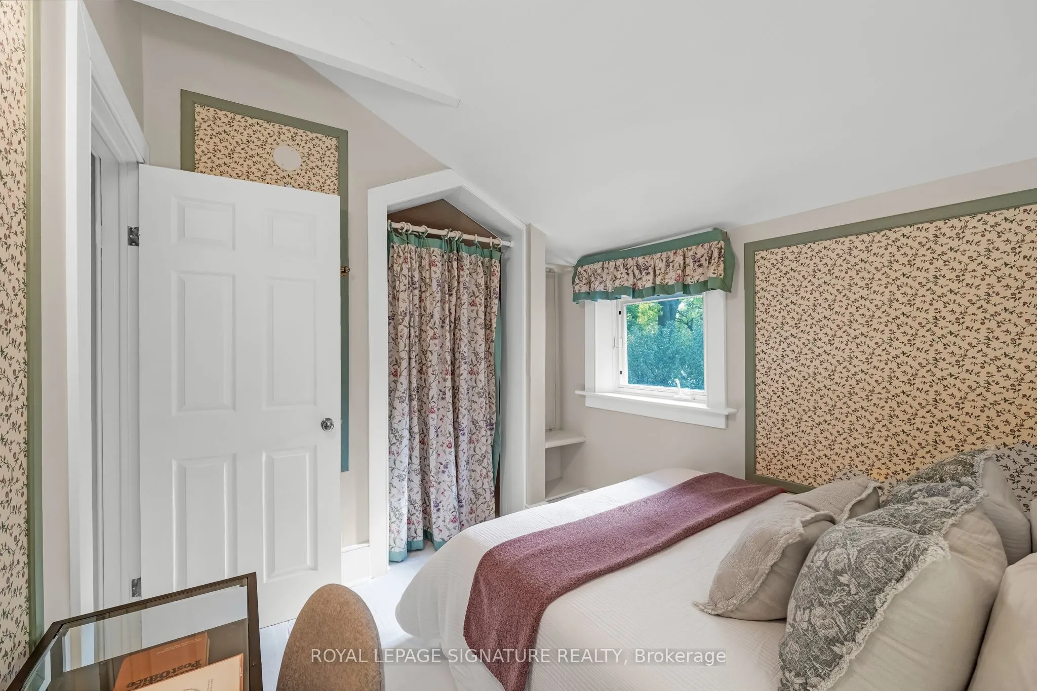 22 Beechwood Crescent