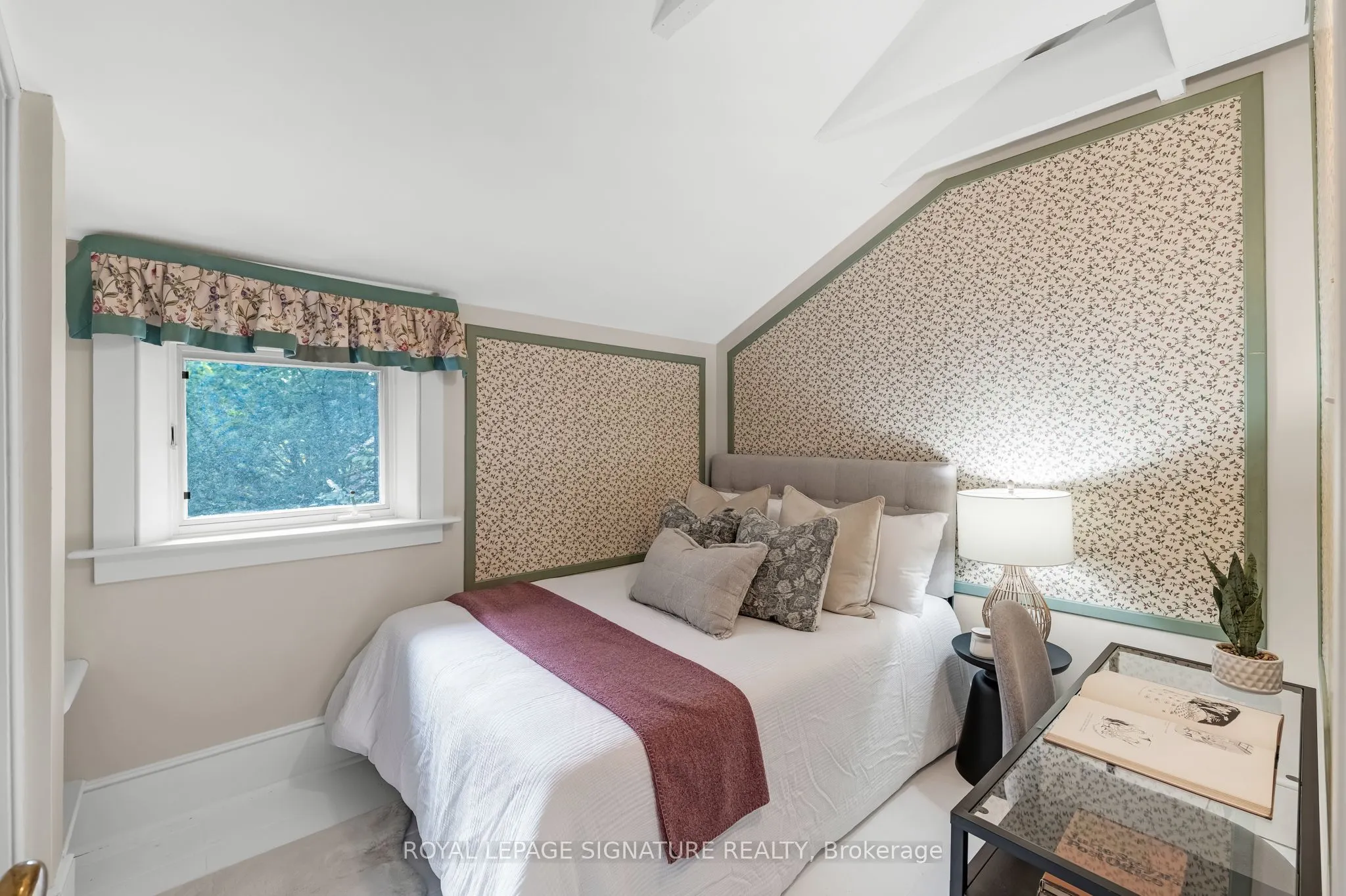 22 Beechwood Crescent