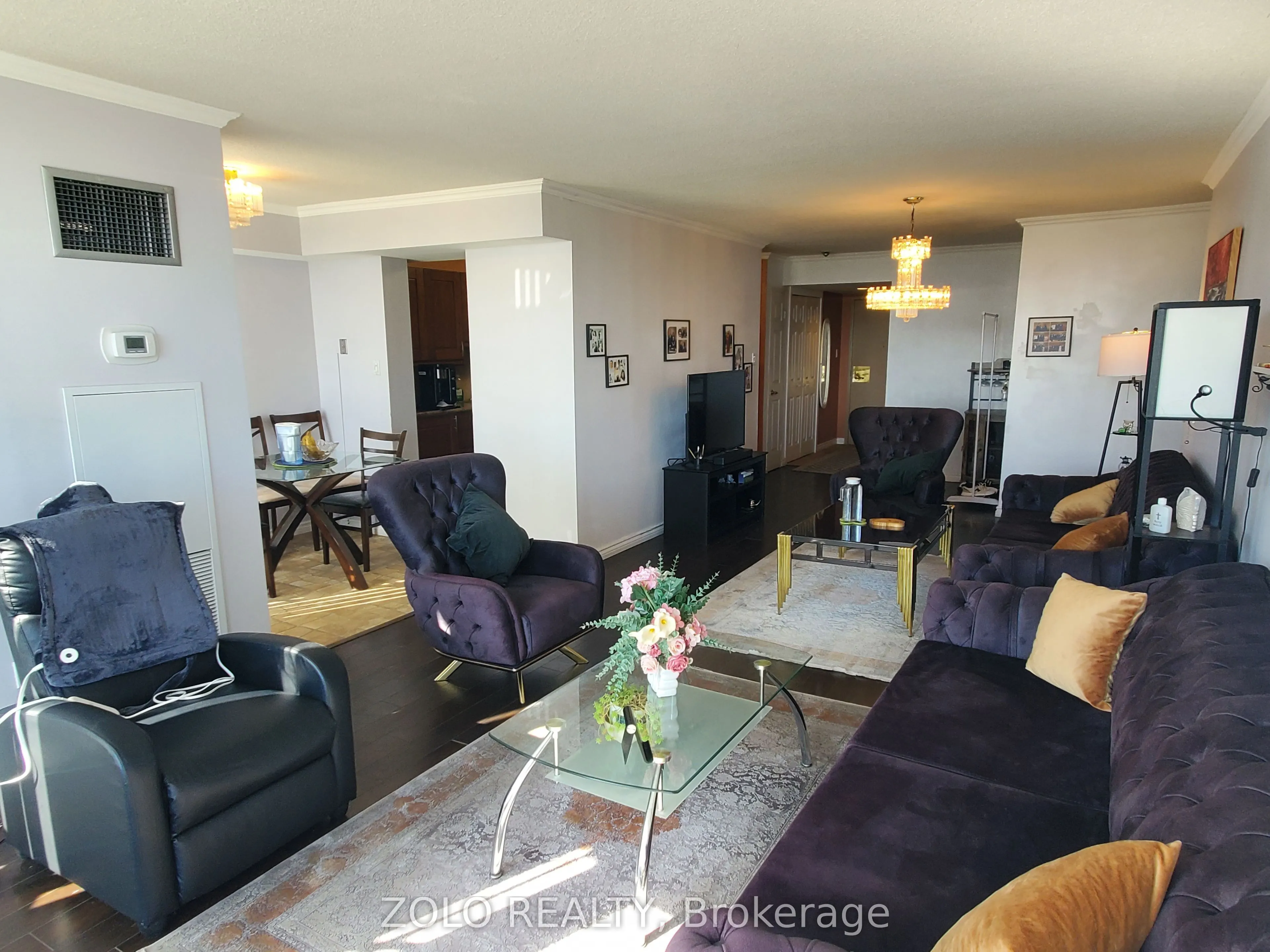 3233 Eglinton Avenue E, #805