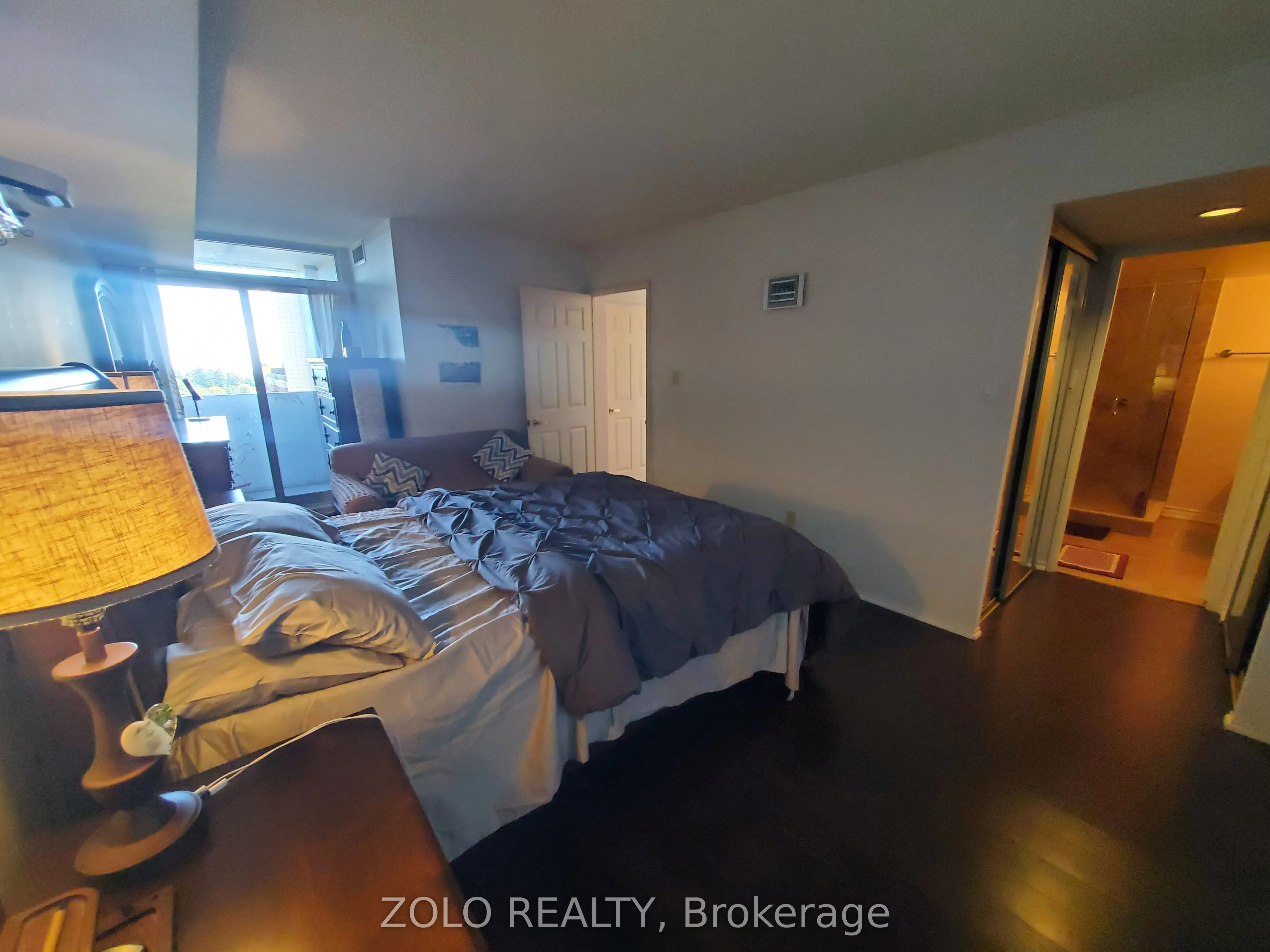 3233 Eglinton Avenue E, #805