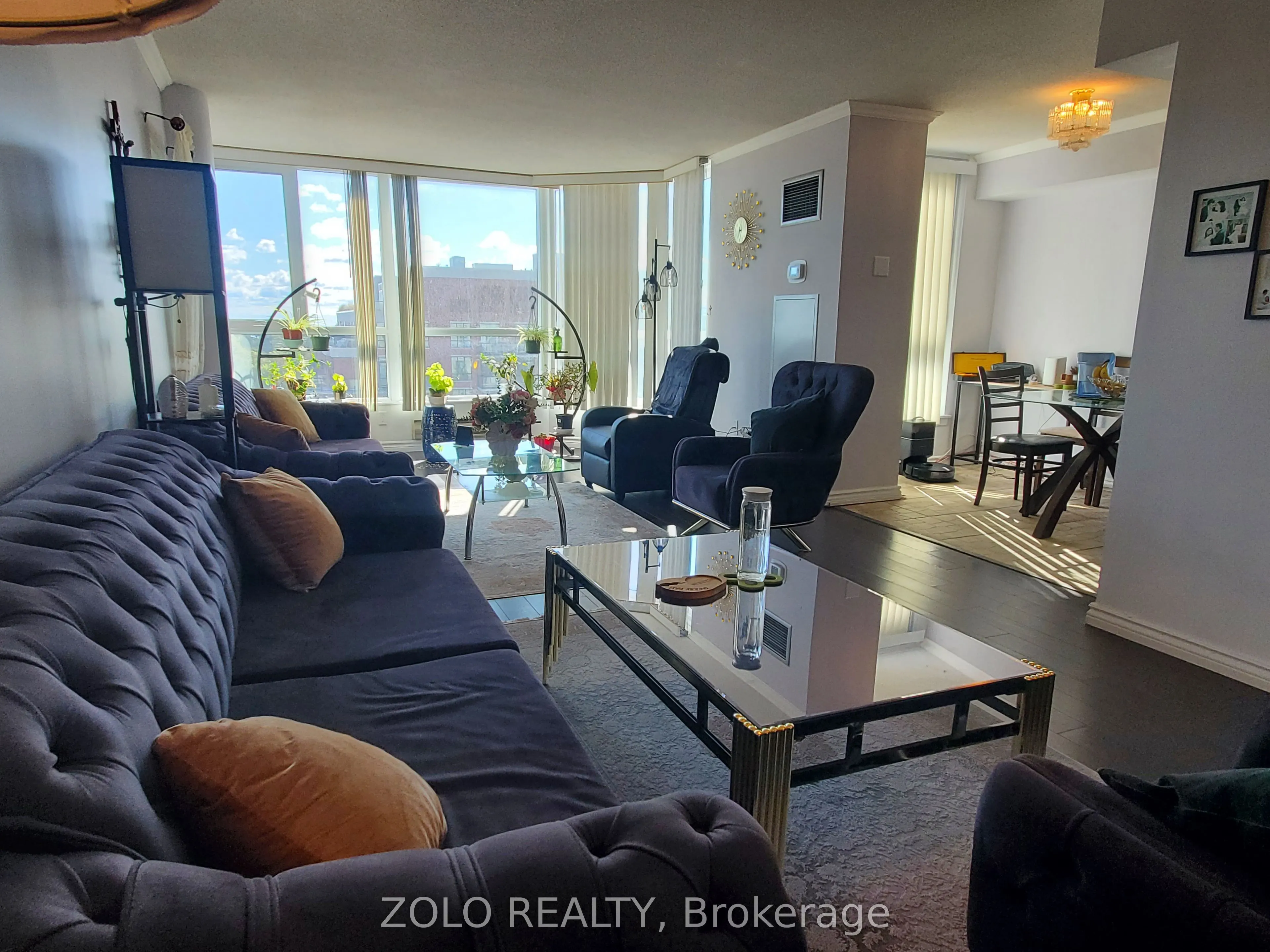 3233 Eglinton Avenue E, #805