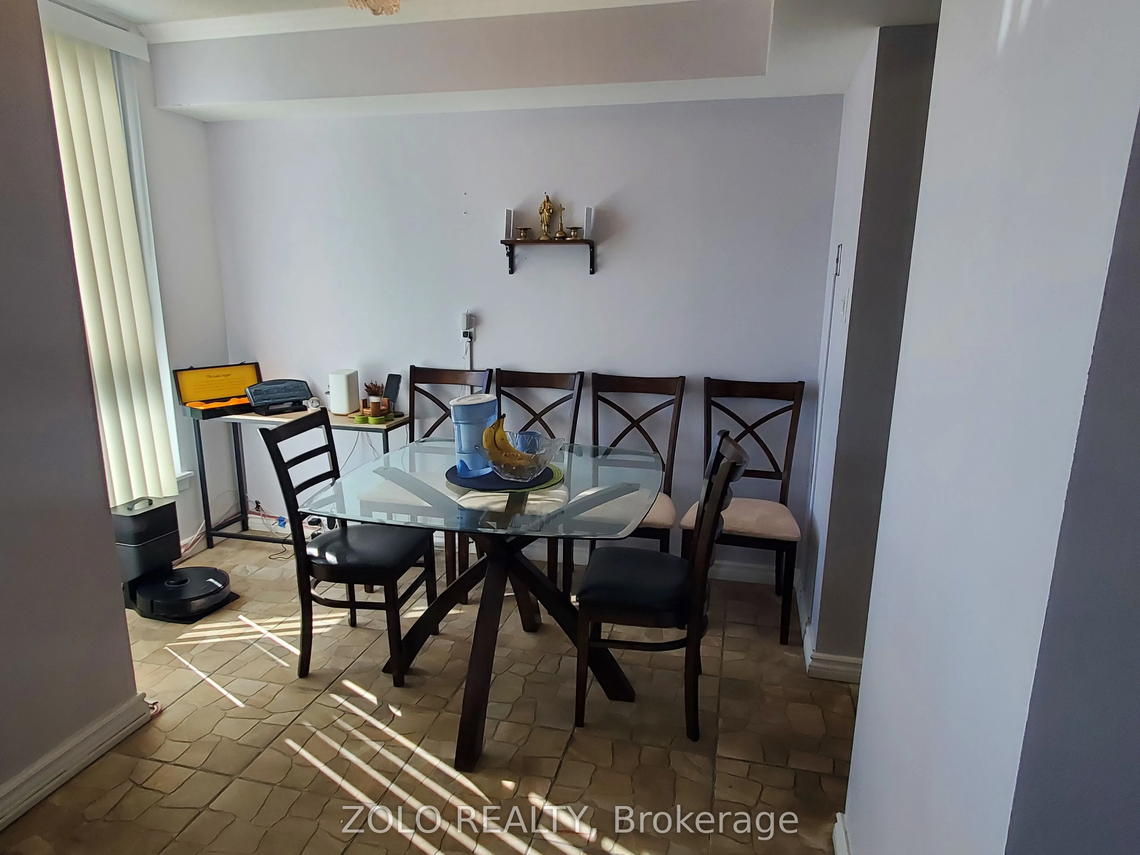 3233 Eglinton Avenue E, #805