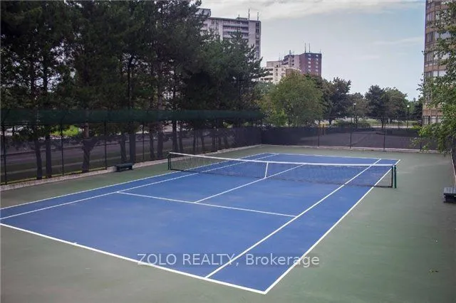 3233 Eglinton Avenue E, #805