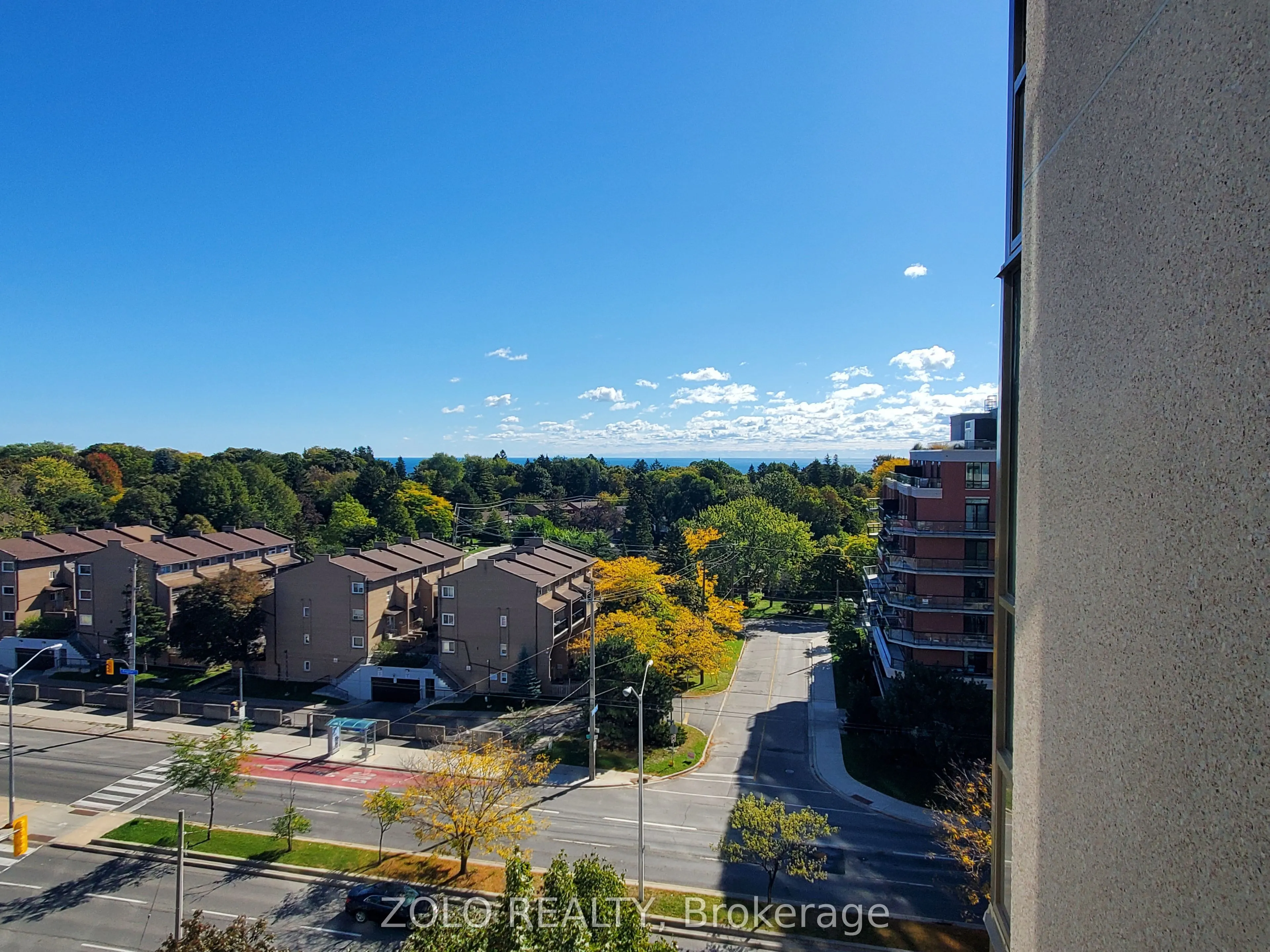3233 Eglinton Avenue E, #805