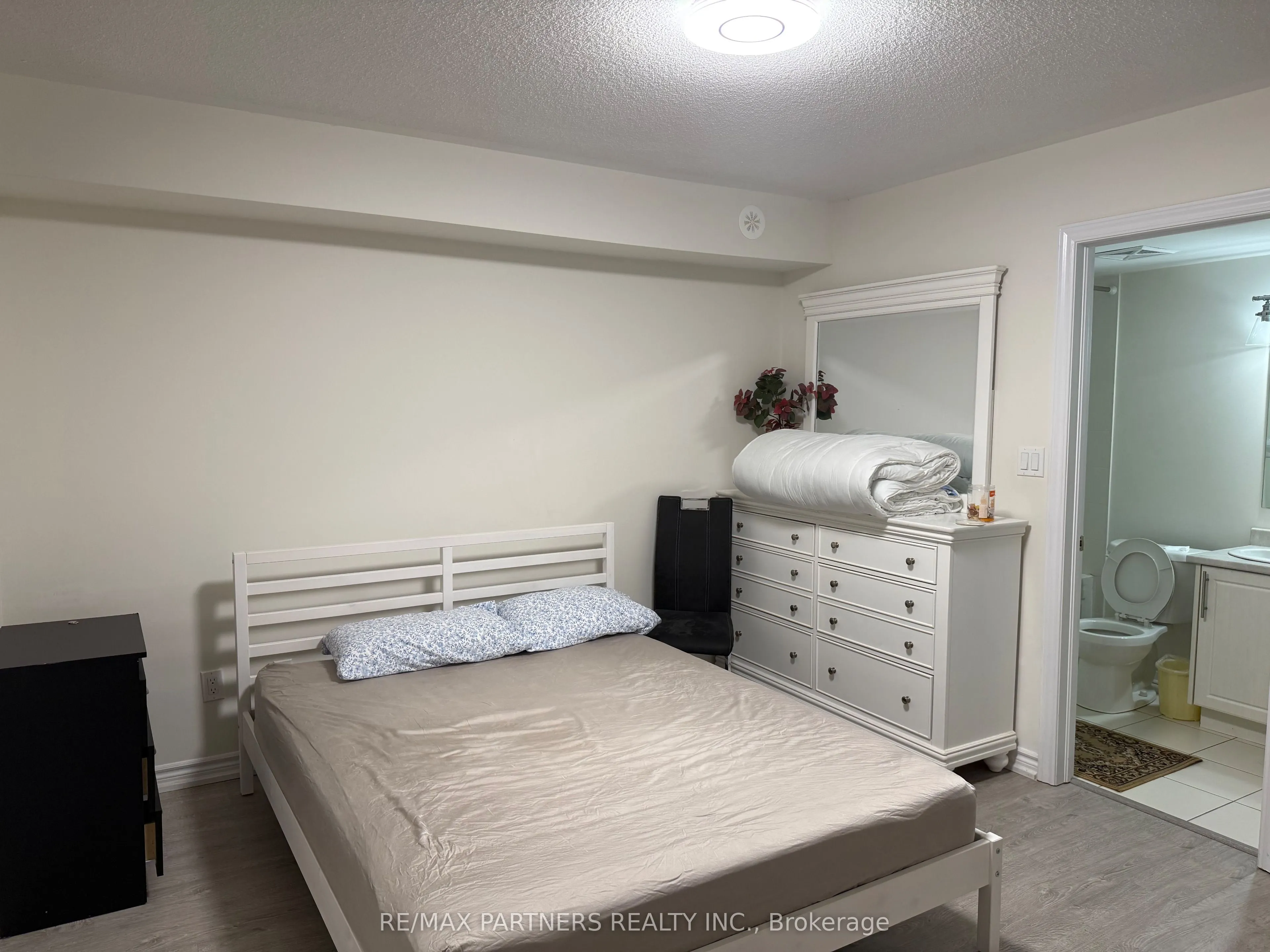 1 Eaton Park Lane, #9