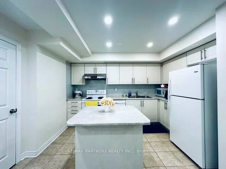 1 Eaton Park Lane, #9