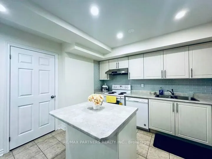 1 Eaton Park Lane, #9