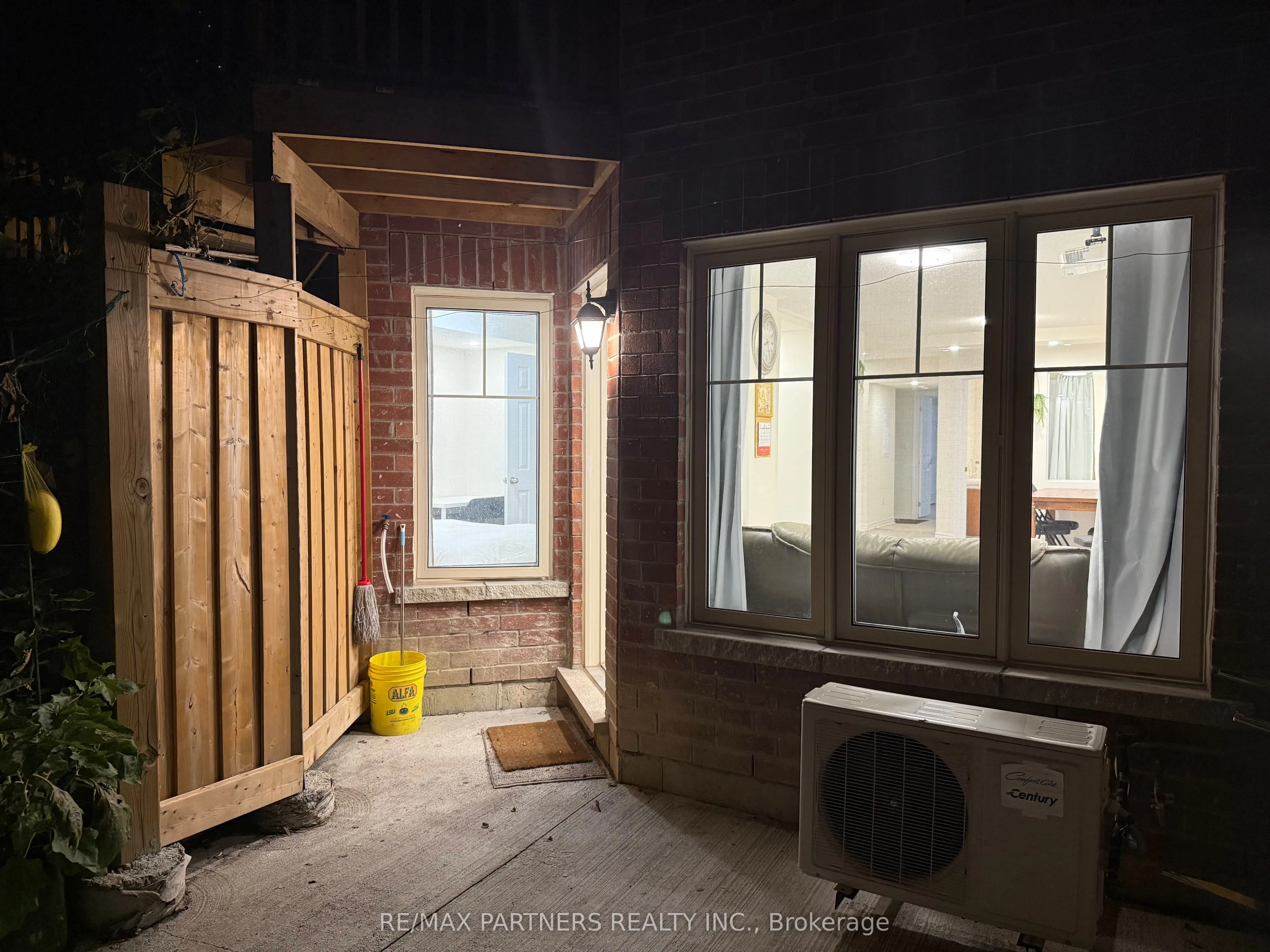 1 Eaton Park Lane, #9