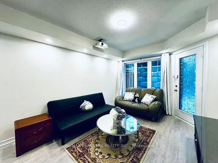 1 Eaton Park Lane, #9