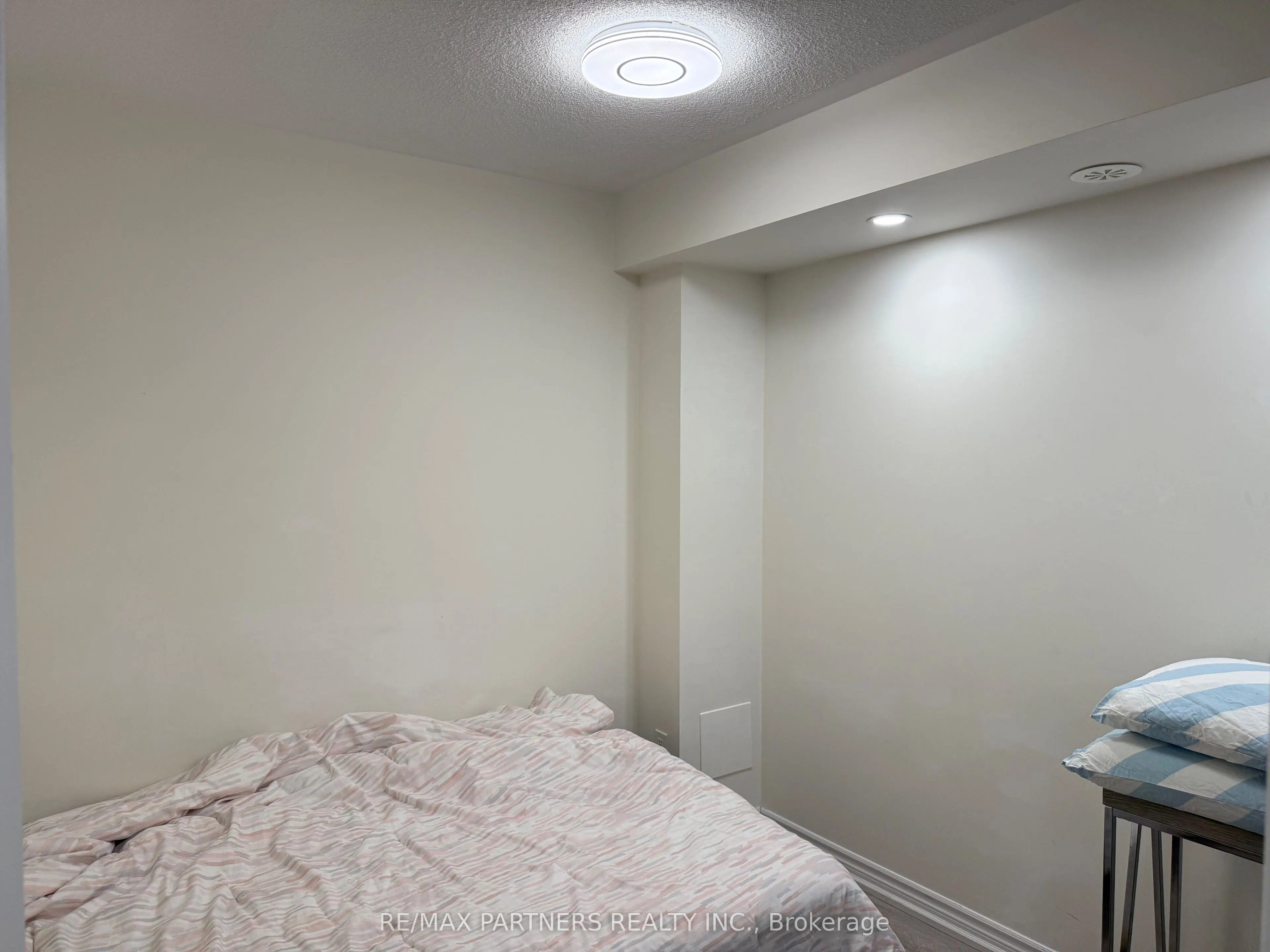 1 Eaton Park Lane, #9