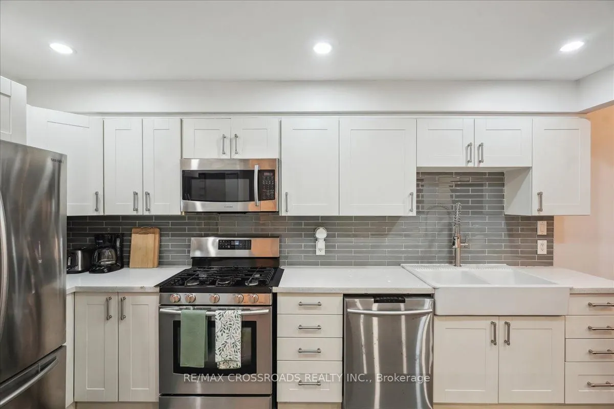 121 L'Amoreaux Drive, #43