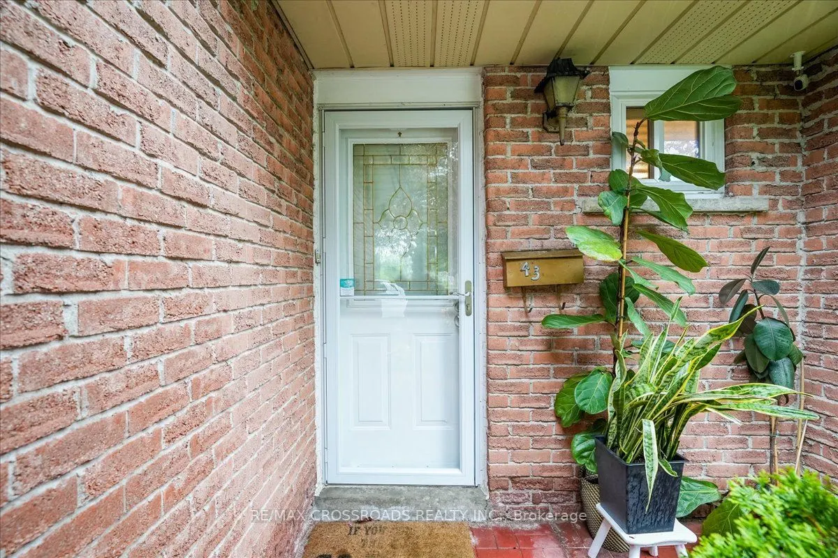 121 L'Amoreaux Drive, #43